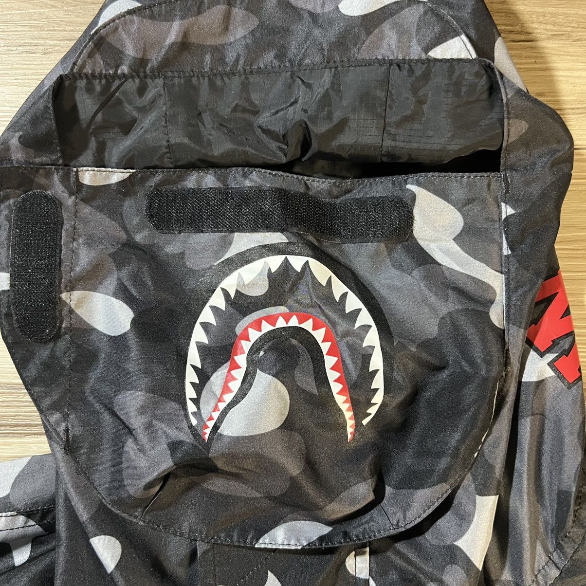 Bape BAPE FW19 Black Gradation Camo Shark Mask Windbreaker Jacket Size US L / EU 52-54 / 3 - 3 Thumbnail