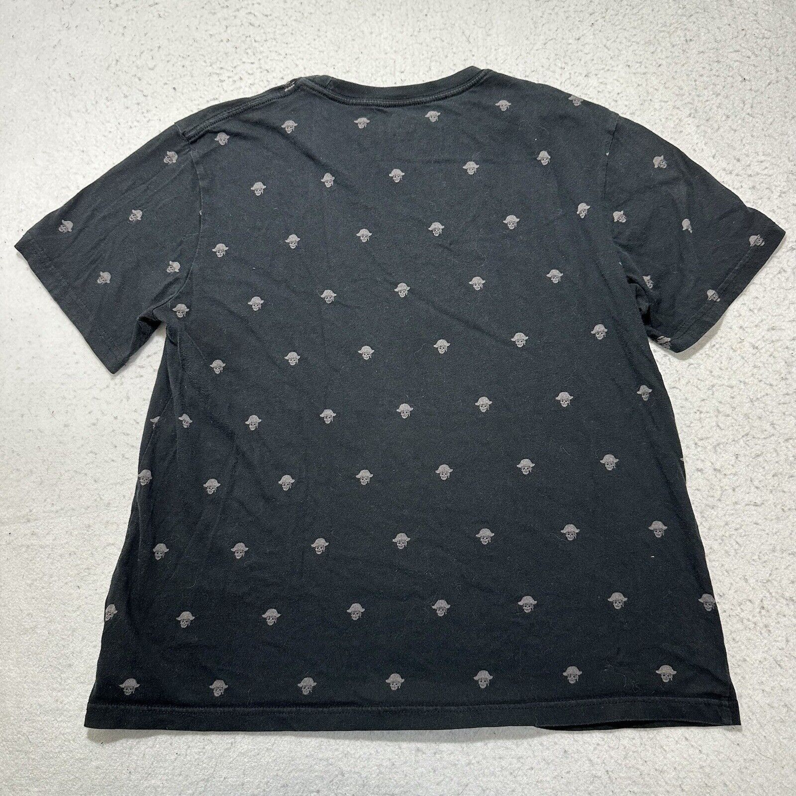 Disney Disney Medium Pirates of the Caribbean Skull Pattern T Shirt Size US M / EU 48-50 / 2 - 11 Thumbnail