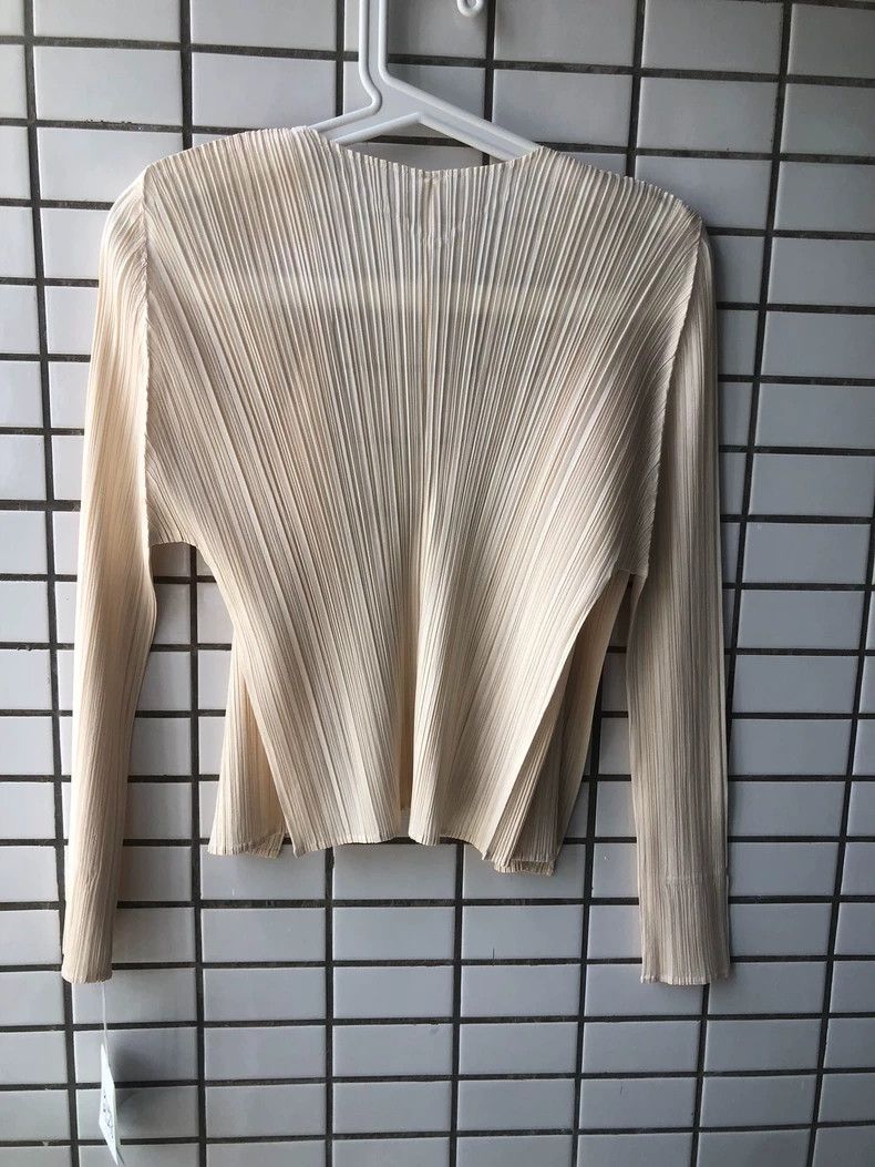 Issey Miyake Issey Miyake size:3 Beige pleated coat Size XS / US 0-2 / IT 36-38 - 4 Thumbnail