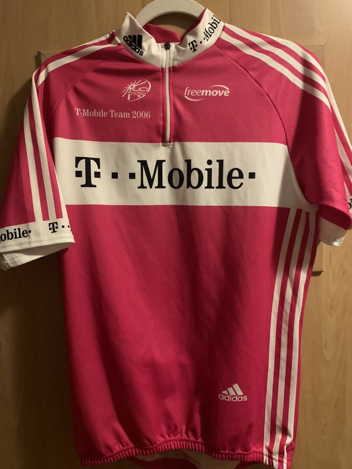 Adidas × Vintage Adidas t mobile bike shirt 2006 size L Size US L / EU 52-54 / 3 - 1 Thumbnail