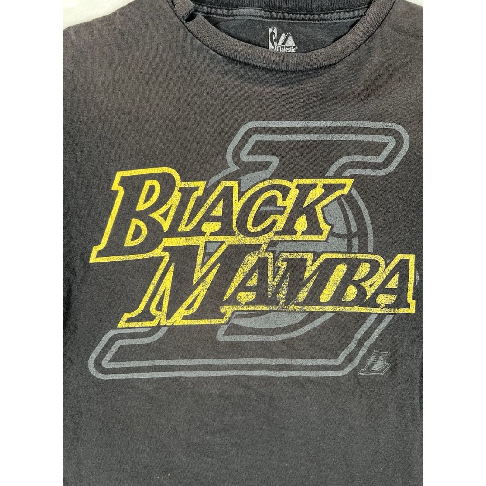 Vintage VINTAGE Kobe Bryant T-Shirt Black Mamba Faded Distressed Lakers Y2K Majestic Men T-Shirt Regular Size L Black Sports 90s California Mens Size US L / EU 52-54 / 3 - 4 Thumbnail