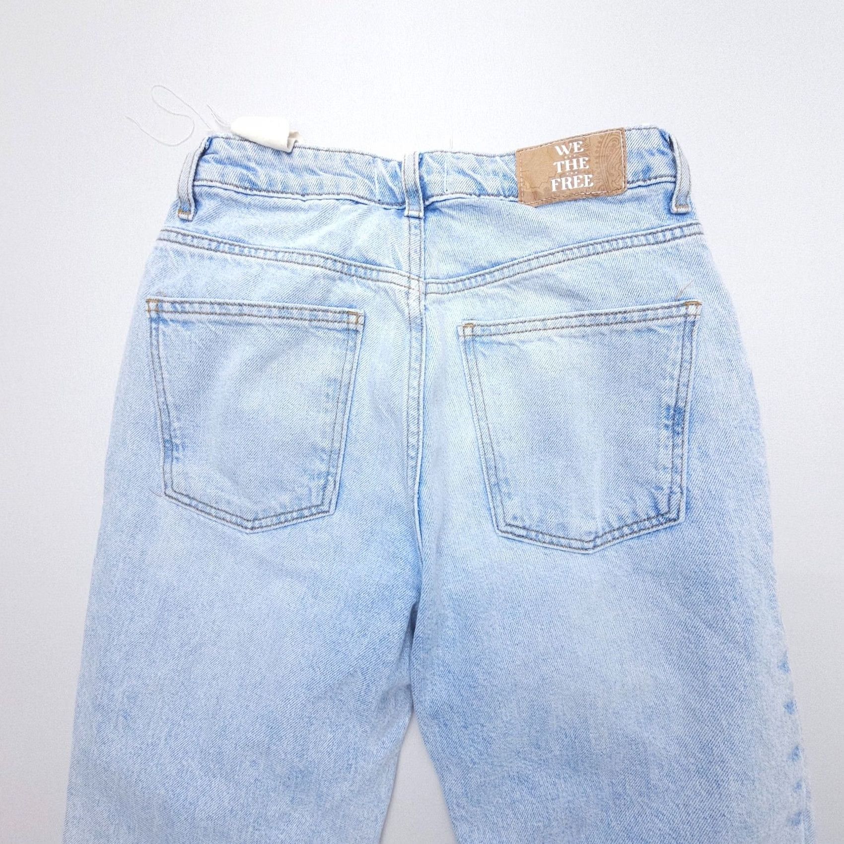 Vintage We the Free Pacifica High Rise Slim Straight Jeans 26x29 Light Blue Denim Regular 5-Pocket Mens Womens Jeans Size 26" / US 2 / IT 38 - 4 Thumbnail