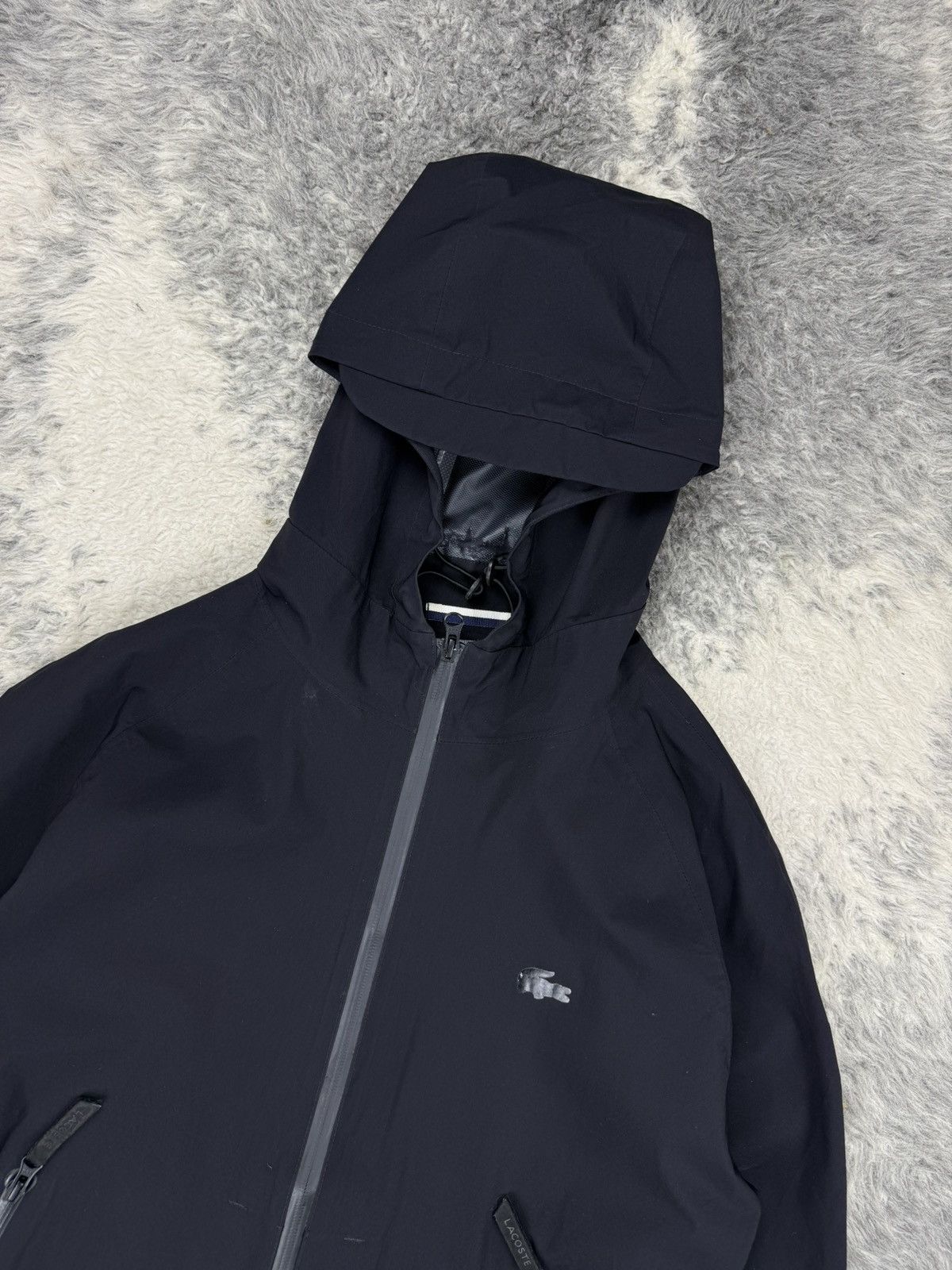 Lacoste LACOSTE All Black Edition Tonal Logo Waterproof Gorpcore Size US M / EU 48-50 / 2 - 2 Thumbnail