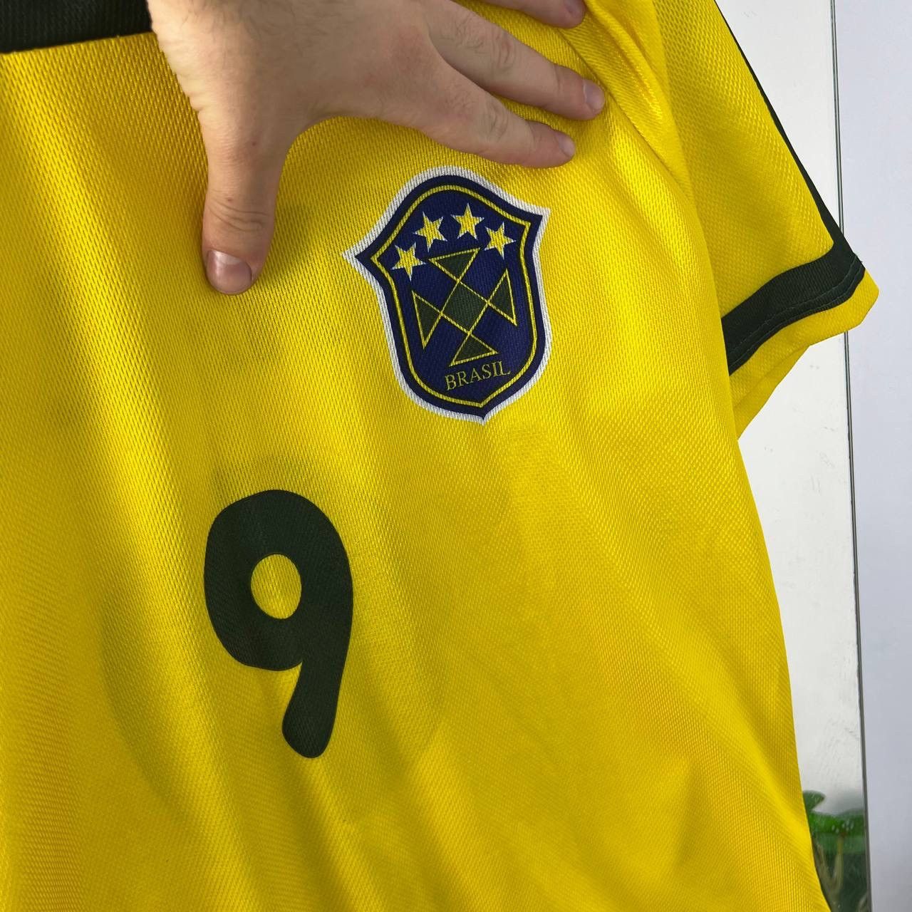 Vintage Vintage Y2K Ronaldo 9 Brazil Soccer Jersey T-Shirt Size US M / EU 48-50 / 2 - 5 Thumbnail