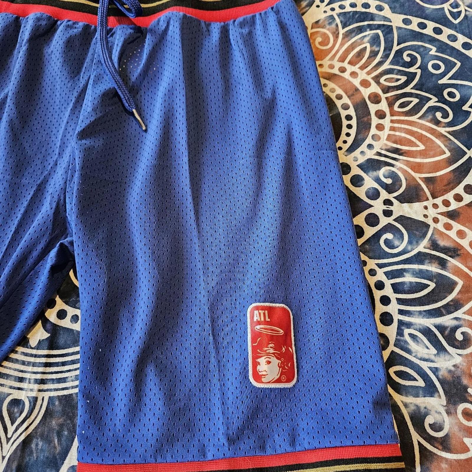 Designer COLLECTED COLLECTIONS MENS LARGE BASKETBALL SHORTS Size US 34 / EU 50 - 4 Thumbnail