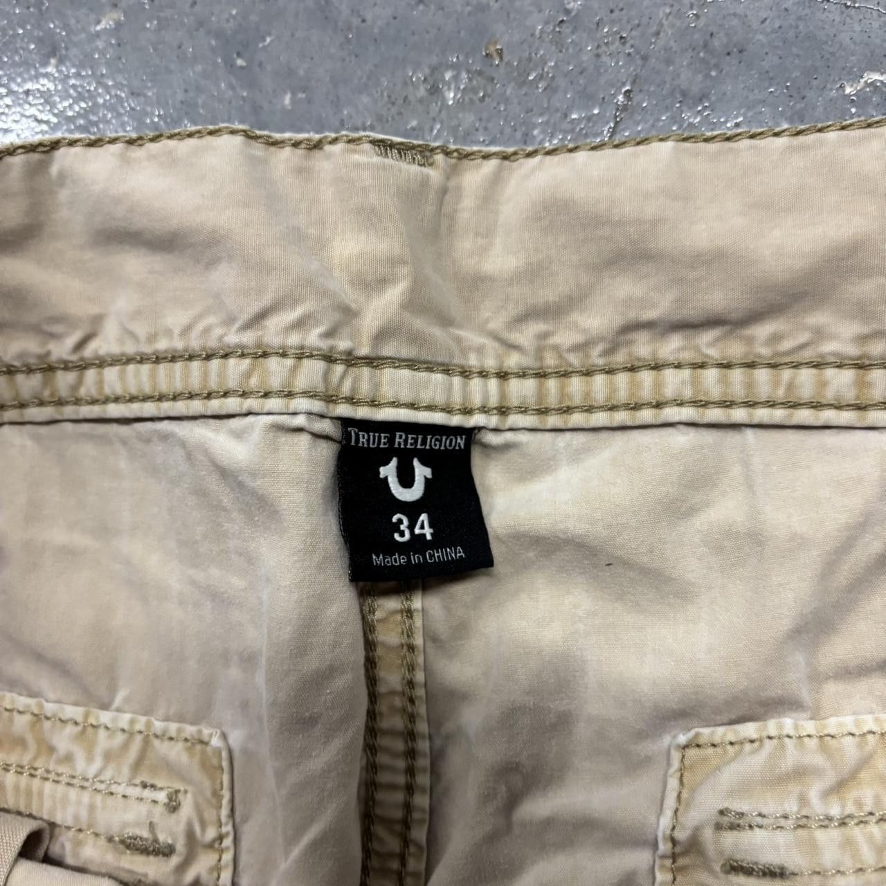 True Religion × Vintage Crazy Vintage Y2K/2000s Grunge Light Khaki True Religion Summer Cargo Shorts! Size US 34 / EU 50 - 8 Thumbnail