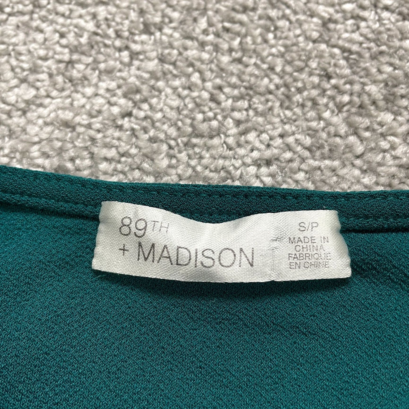 Vintage 18TH + Madison Blouse Womens S Green Rhinestone V-Neck Casual Cold Shoulder Size S / US 4 / IT 40 - 5 Thumbnail