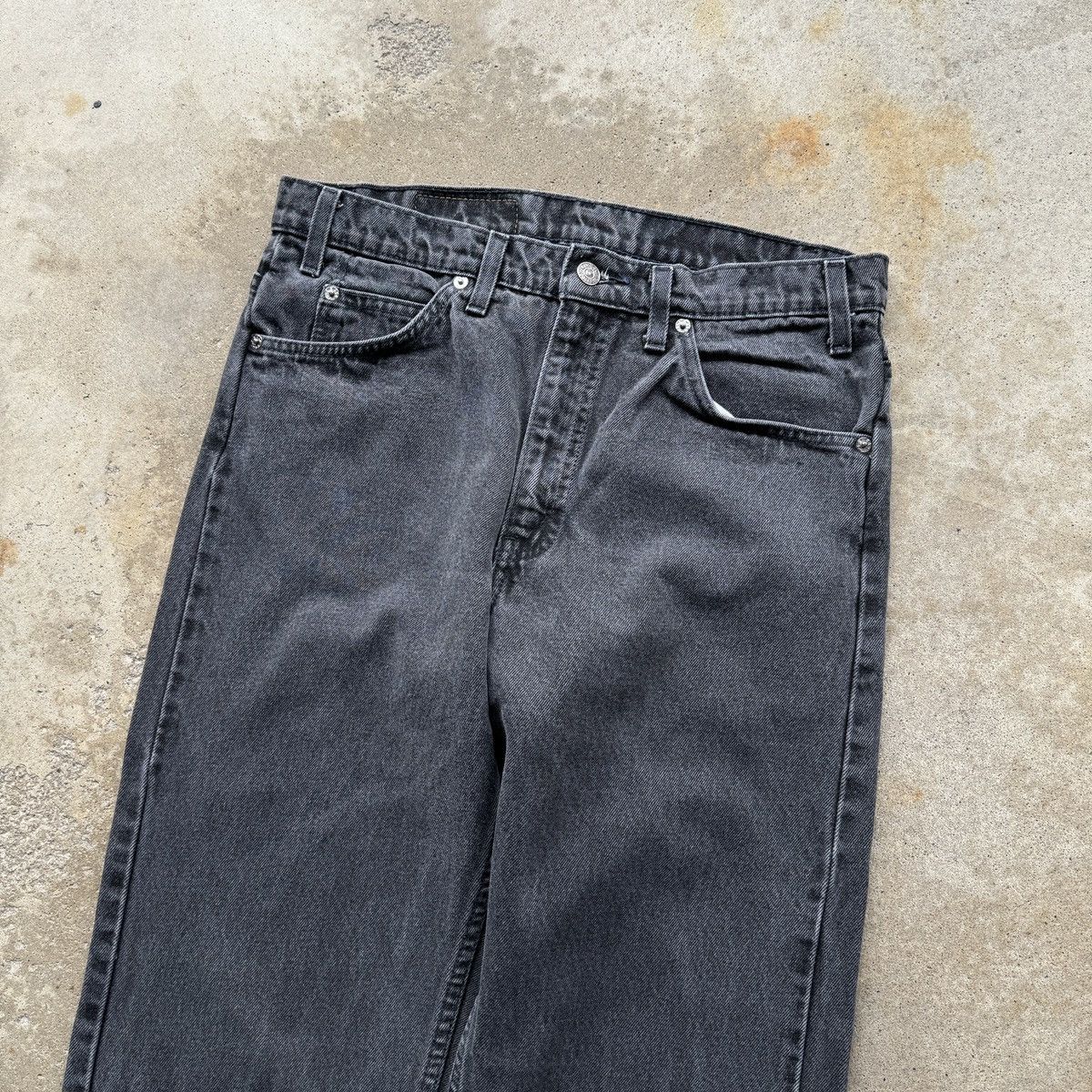 Vintage Vintage 90s Levi's 505 Faded Black Orange Tab Denim Jeans Size US 33 - 3 Thumbnail