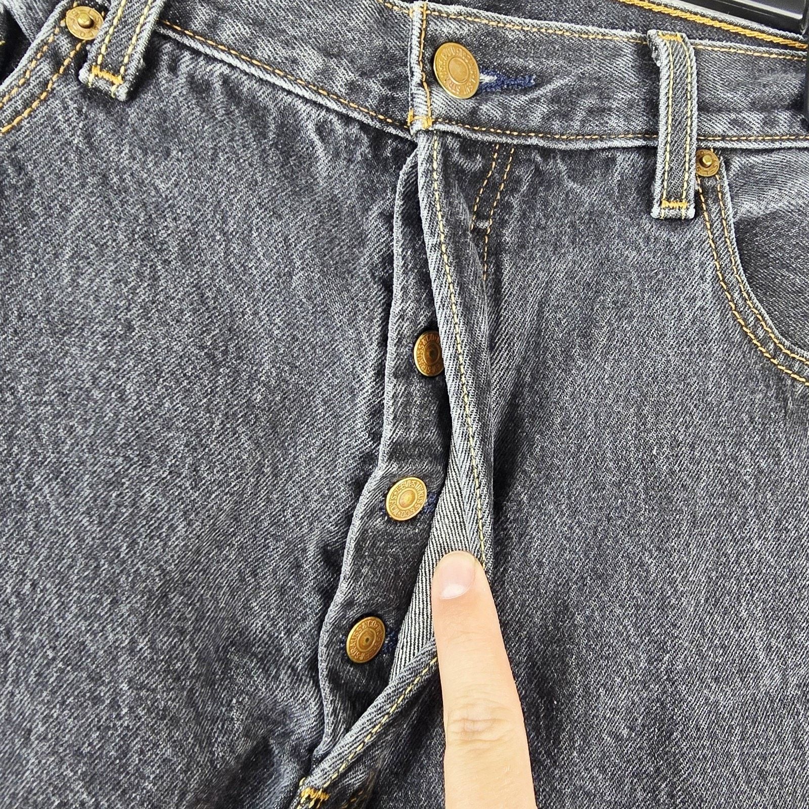 Levi's Vintage Levis 501xx Jeans Mens Fits 34x31 Black 36x36 Size US 34 / EU 50 - 4 Thumbnail