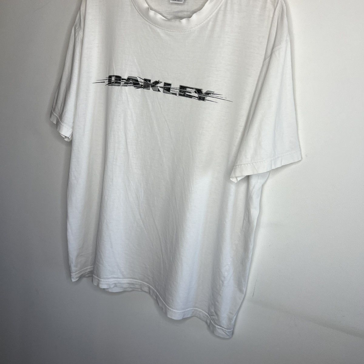 Oakley ☠️ OAKLEY 00s Big Central Logo Vintage T Shirt Software Size US XL / EU 56 / 4 - 4 Thumbnail
