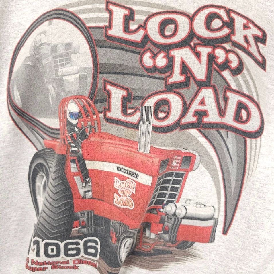 Gildan VINTAGE Tractor Sweatshirt Mens Size XL Gray International Harvester 1066 Lock N Load Size US XL / EU 56 / 4 - 3 Thumbnail