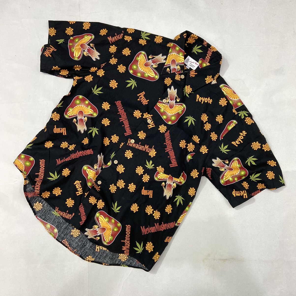 Vintage Light Wear Full Print Hawaiin Mushrooms Short Shirt Black ⁣ Size US M / EU 48-50 / 2 - 1 Thumbnail