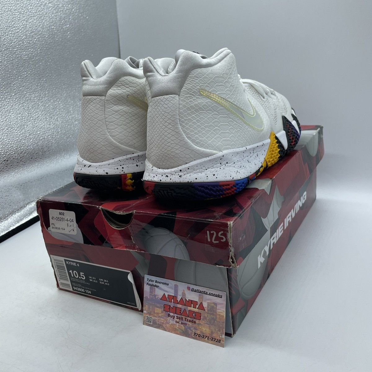 Nike Kyrie 4 ncaa tournament Size US 10.5 / EU 43-44 - 5 Thumbnail