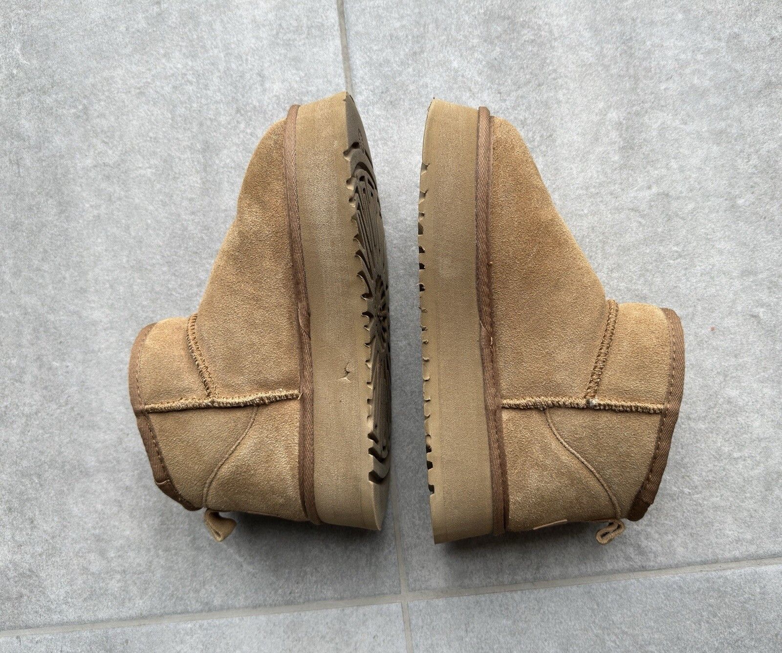 Ugg Ugg Classic Low Platform Winter Suede Sheepskin Shoes Size US 7 / IT 37 - 14 Thumbnail