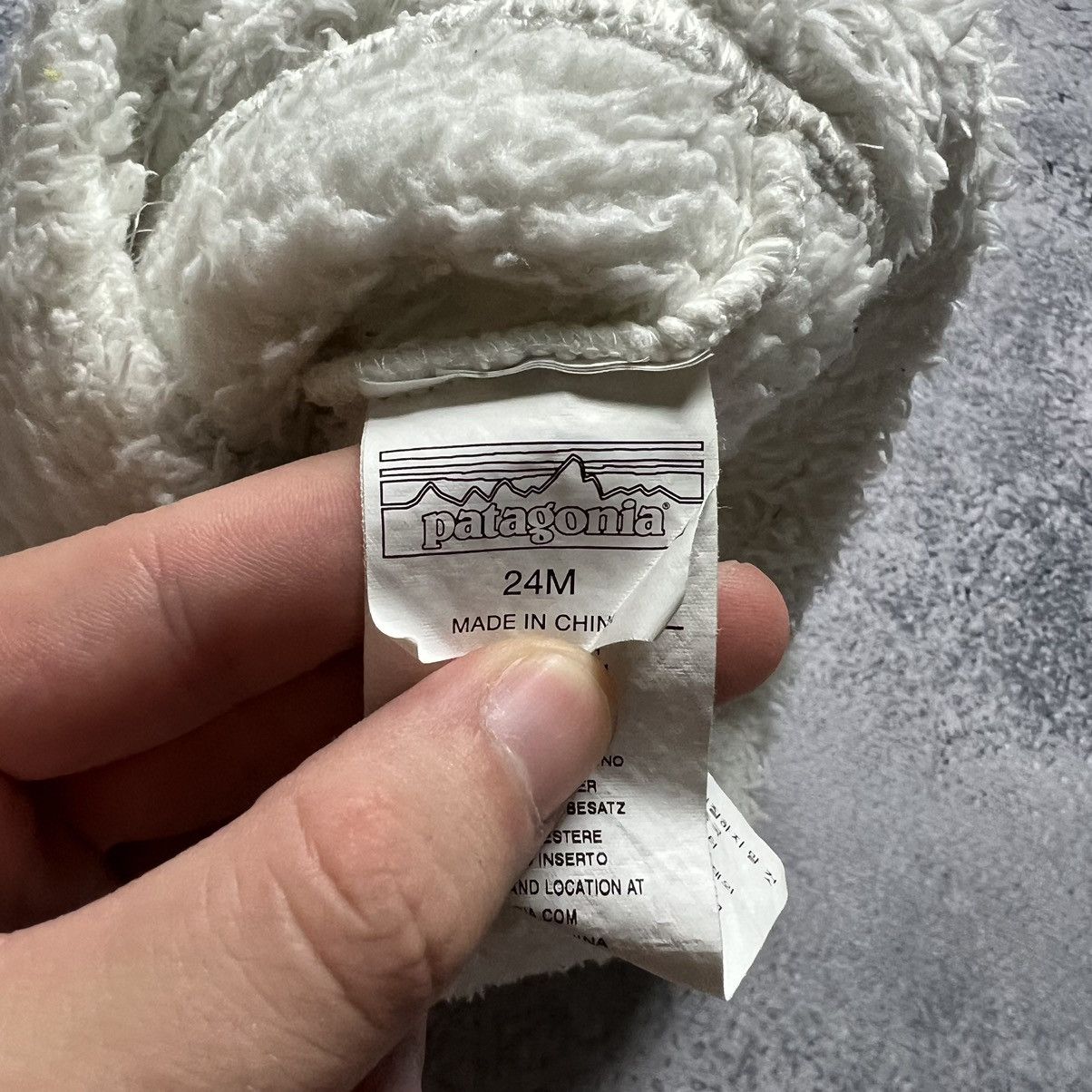 Patagonia Patagonia Furry Hat Kid's White Polyester Size 24M Size 26 - 3 Thumbnail