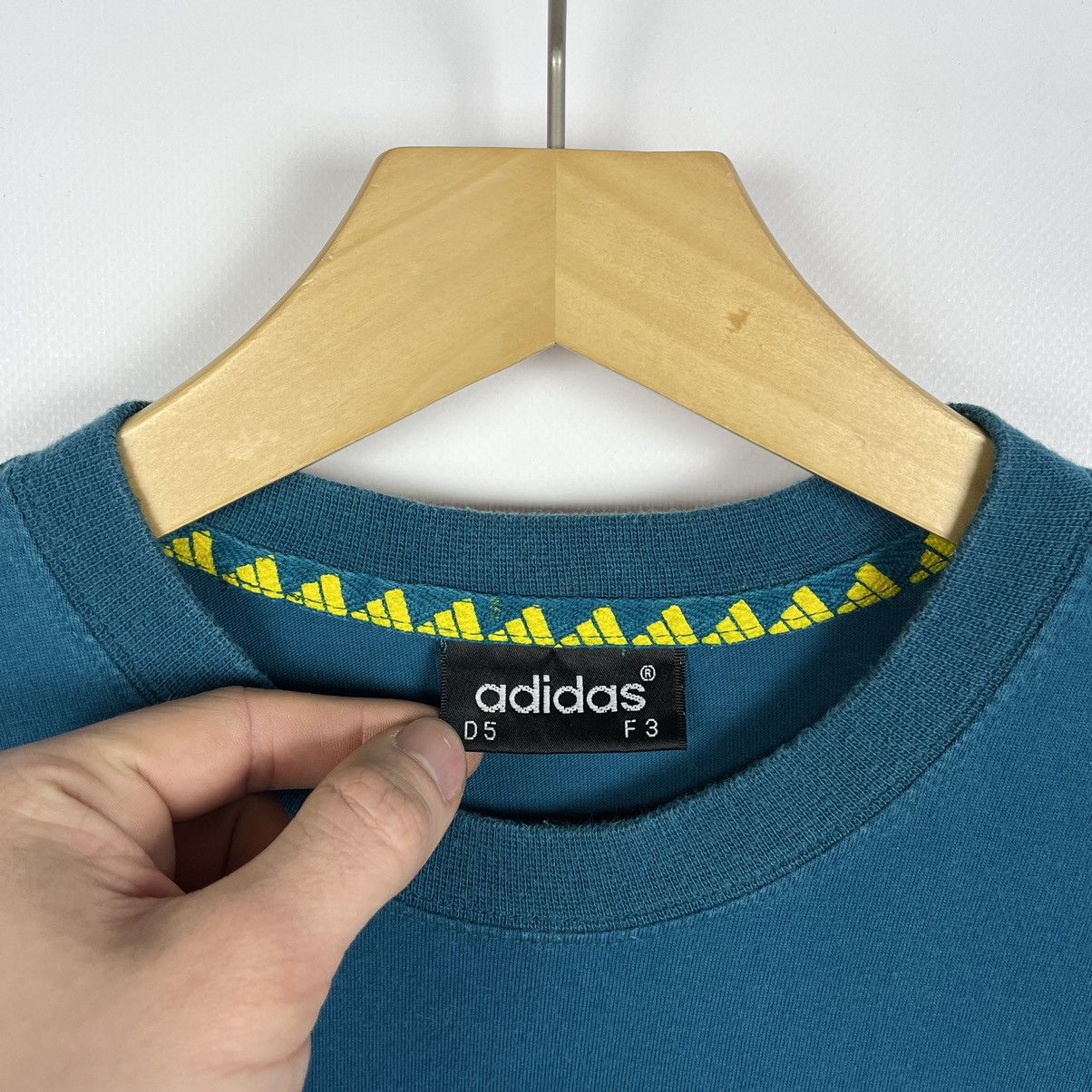 Adidas Vintage Adidas big logo y2k tee 90’s Size US M / EU 48-50 / 2 - 4 Thumbnail