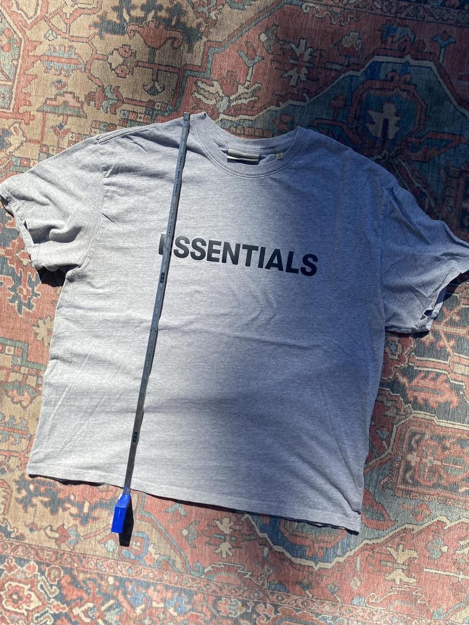 Fear of God Grey Heavyweight Essentials Fear Of God Logo Tee Shirt Size US L / EU 52-54 / 3 - 1 Thumbnail
