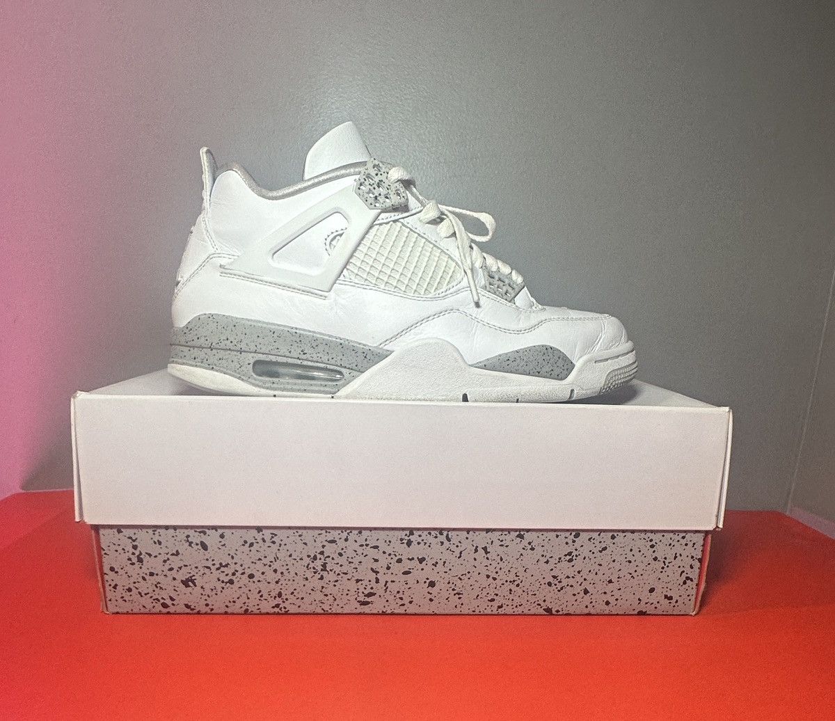 Jordan Brand Size 10 - Jordan 4 Retro Mid White Oreo Size US 10 / EU 43 - 1 Thumbnail