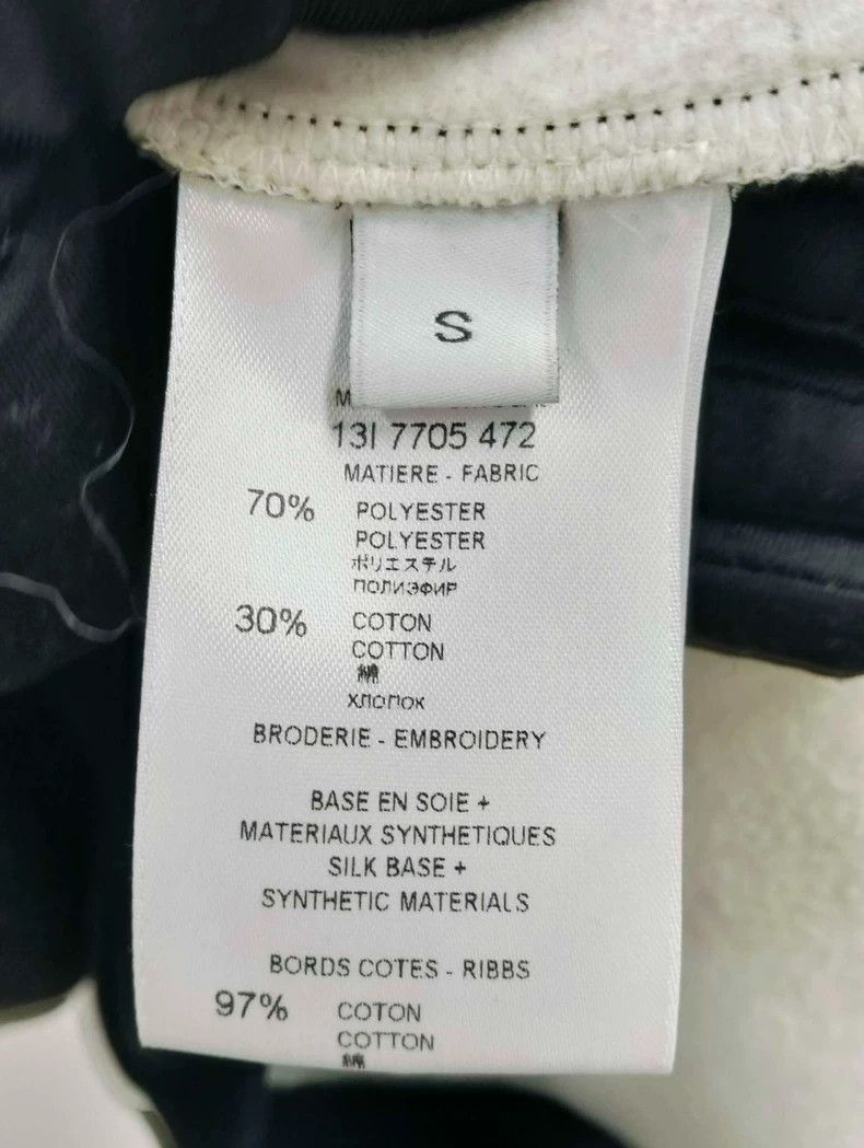 Givenchy Givenchy Sequin hoodie, size S (130), 57 (missing context) Size US S / EU 44-46 / 1 - 4 Thumbnail