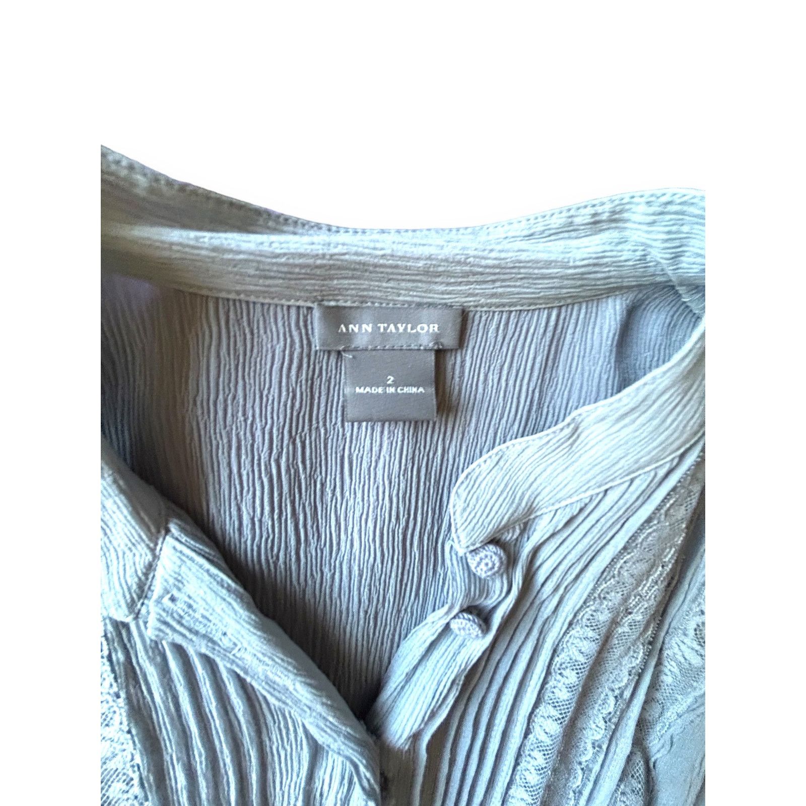 Ann Taylor Women’s Pretty Ann Taylor 100% Silk Blouse | Size 2 Size XS / US 0-2 / IT 36-38 - 2 Thumbnail