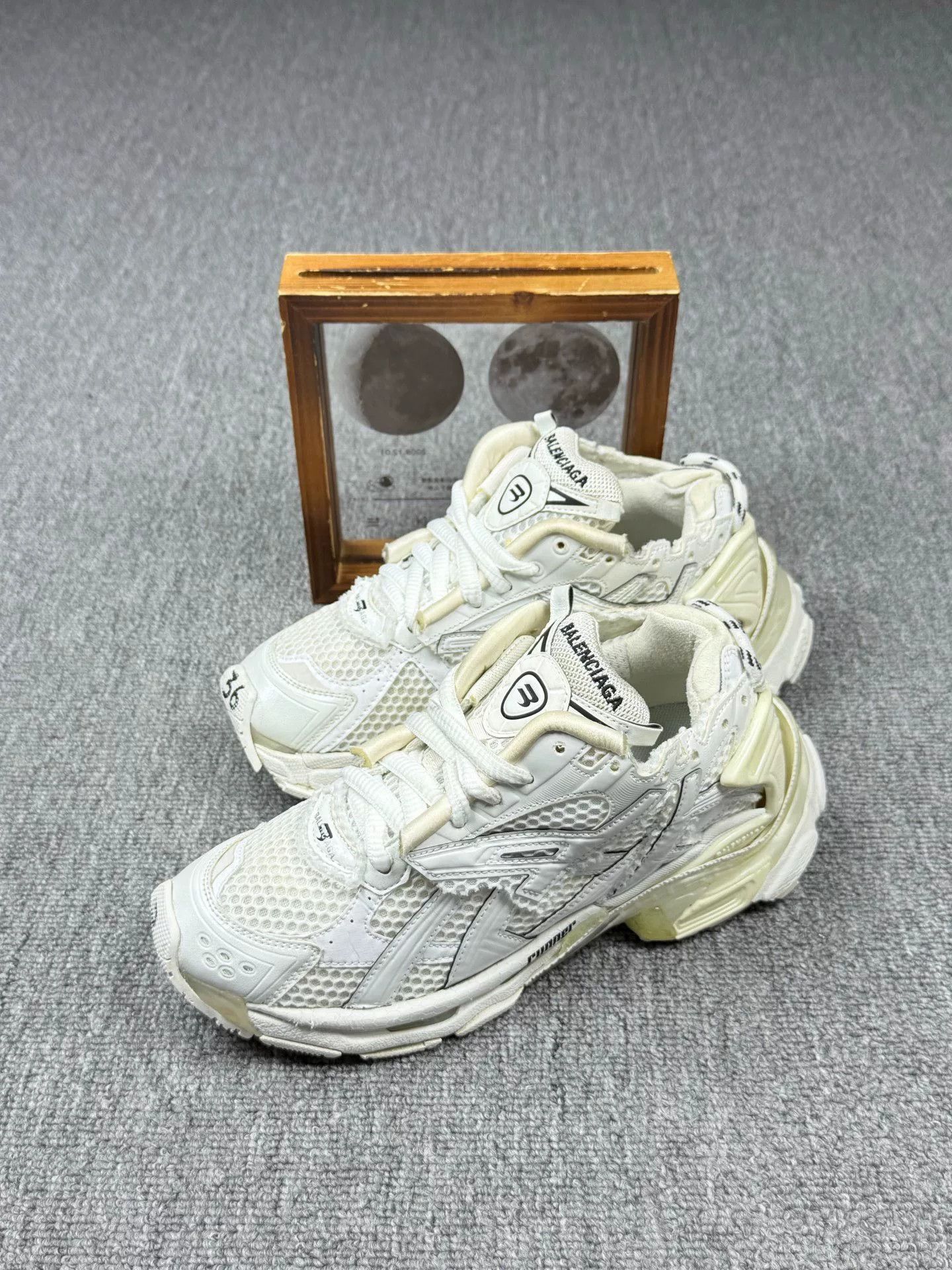 Balenciaga Balenciaga Running White Lowtop Sneakers it_36 Women Size US 6 / IT 36 - 1 Thumbnail