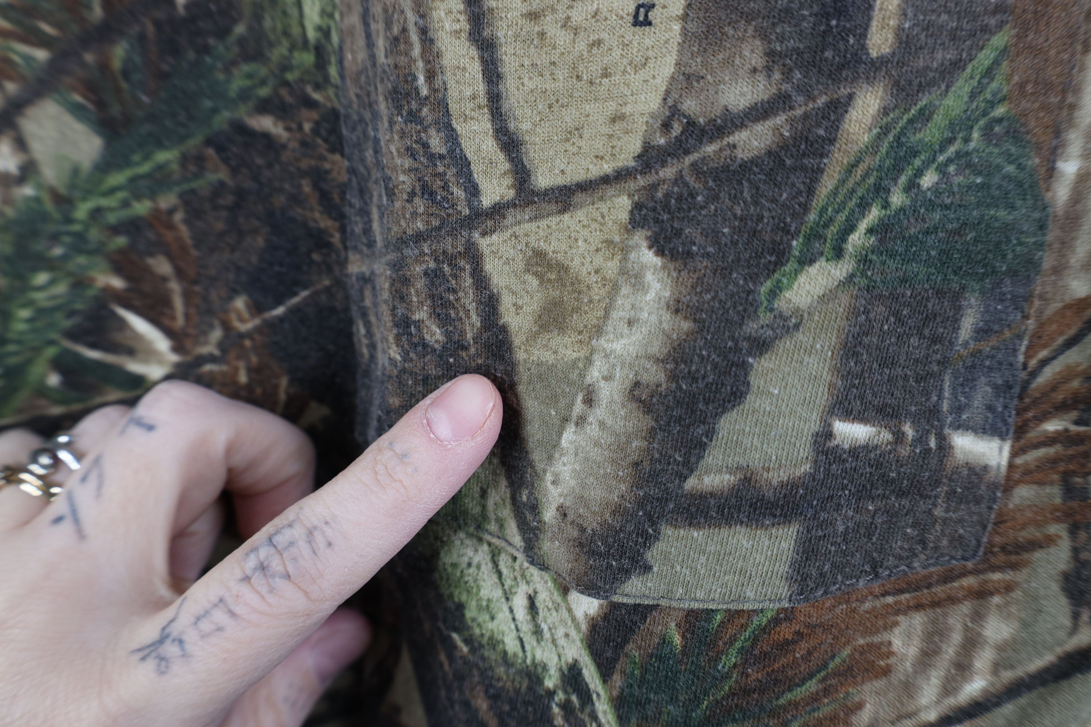 Vintage Vintage 90s Y2K Streetwear Camouflage Pocket T-Shirt Size US M / EU 48-50 / 2 - 4 Thumbnail