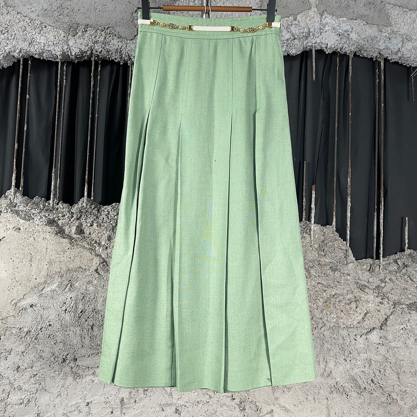 Gucci Gucci Green Pleated Midi Skirt Size 38 Size 26" / US 2 / IT 38 - 1 Thumbnail