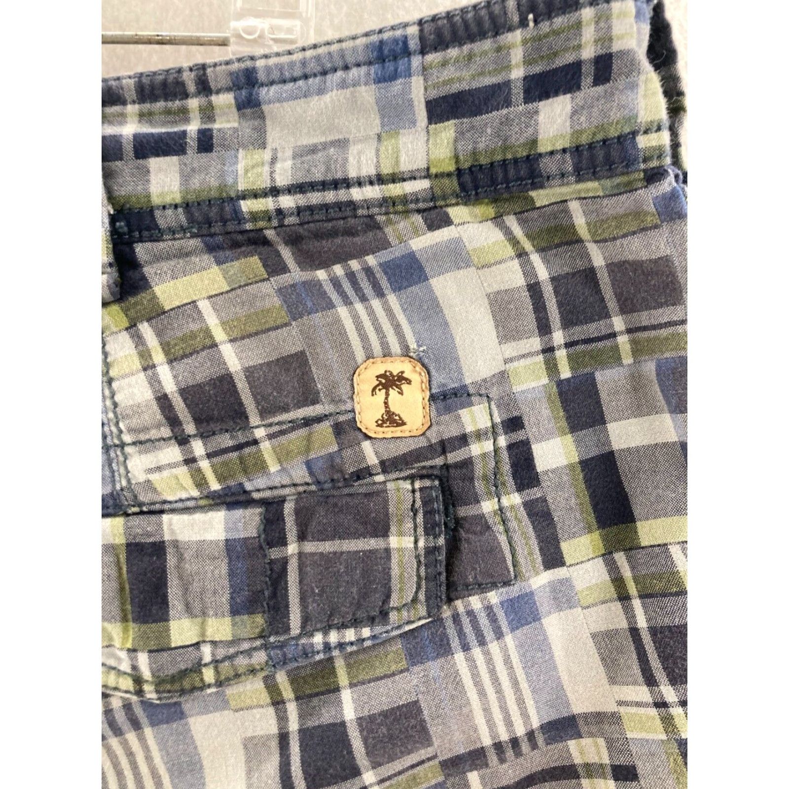Tommy Bahama VINTAGE Tommy Bahama Cargo Shorts Mens 40 Lightweight Cotton Plaid Beach Casual Size US 40 / EU 56 - 7 Thumbnail