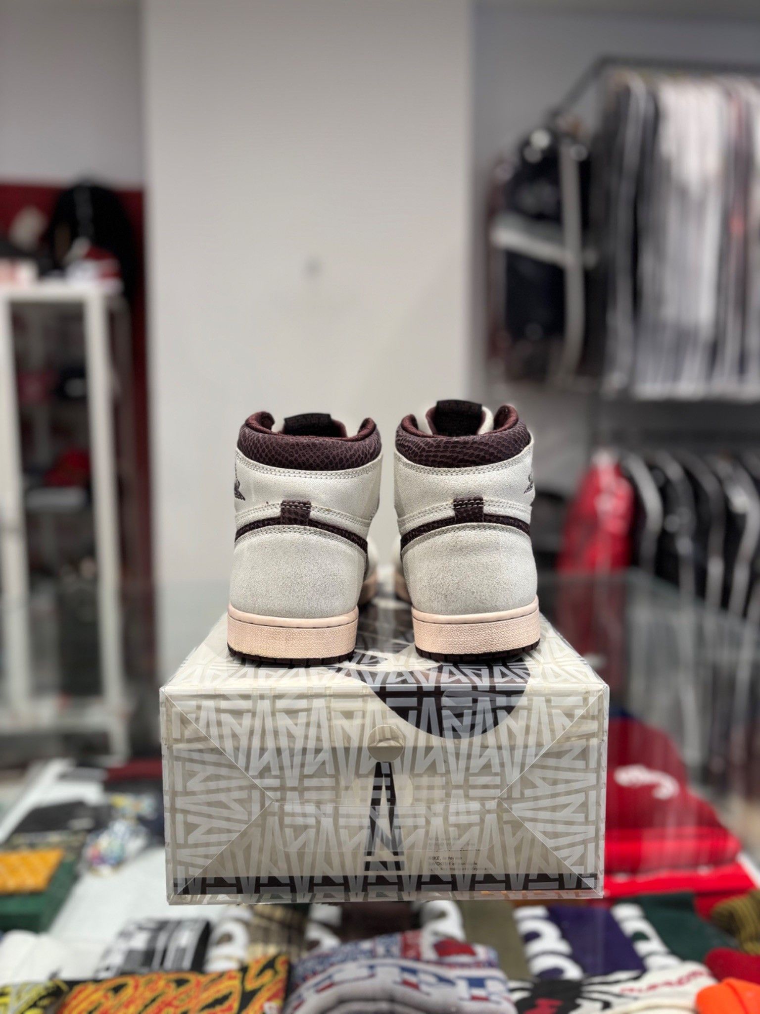 Jordan Brand Jordan 1 High OG A Ma Maniere Size US 10.5 / EU 43-44 - 2 Thumbnail