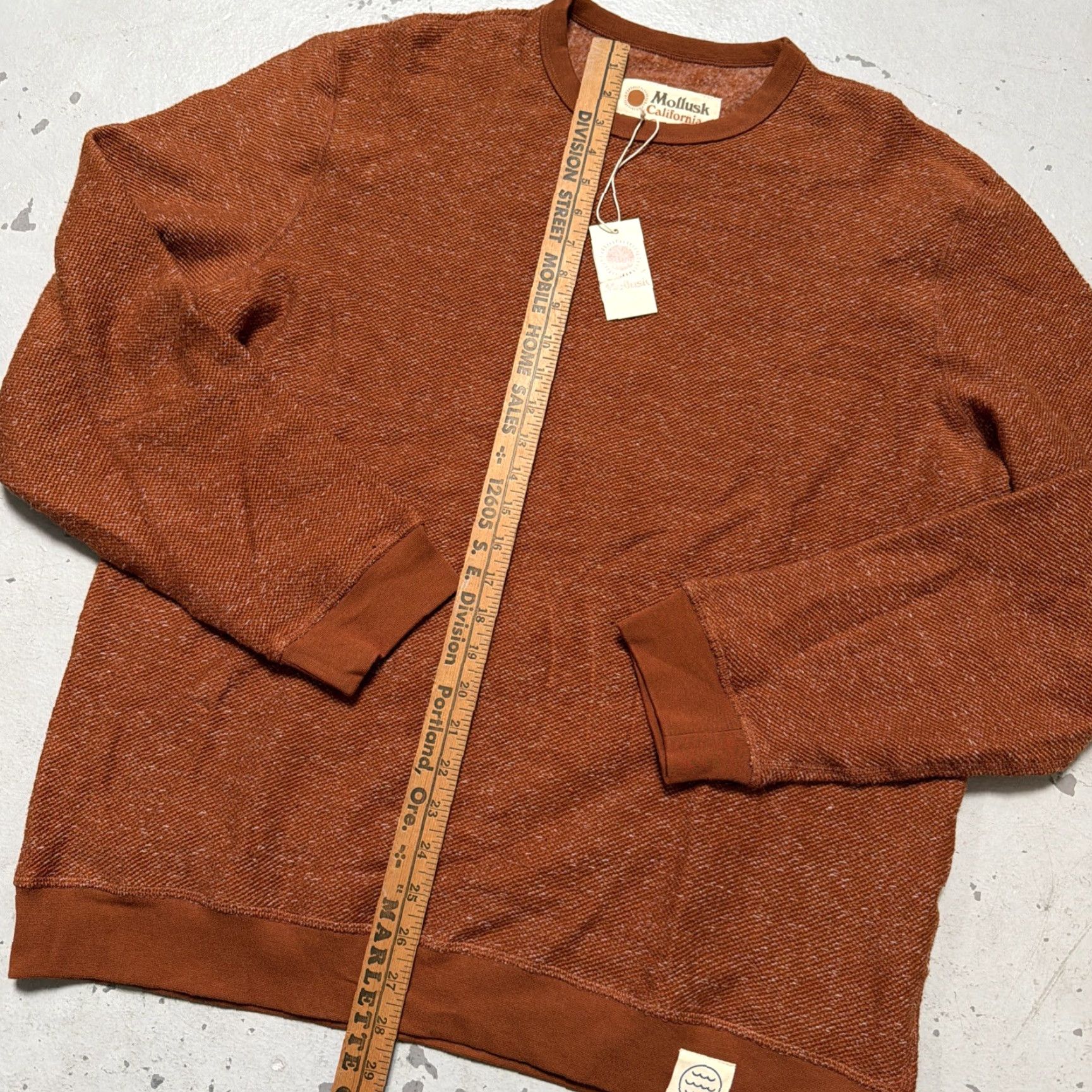 Vintage Mollusk California Surf Shop Wave Patch Crew Sweatshirt Umber XL NWT Beach Skate Art Americana Unisex Adults Pullover Size US XL / EU 56 / 4 - 2 Thumbnail