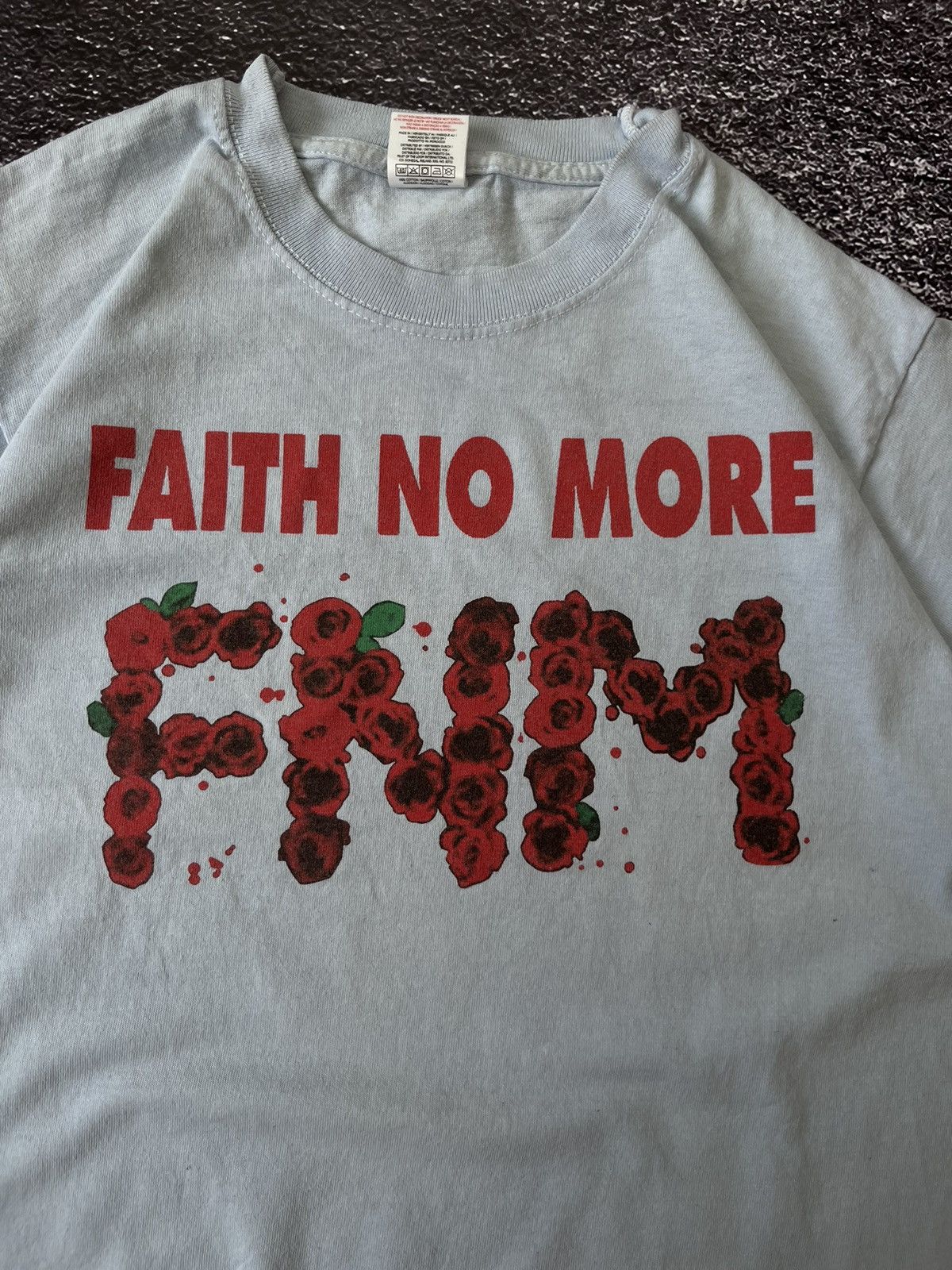 Band Tees Vintage T Shirt Faith No More Roses Tour 2012 Size US M / EU 48-50 / 2 - 3 Thumbnail