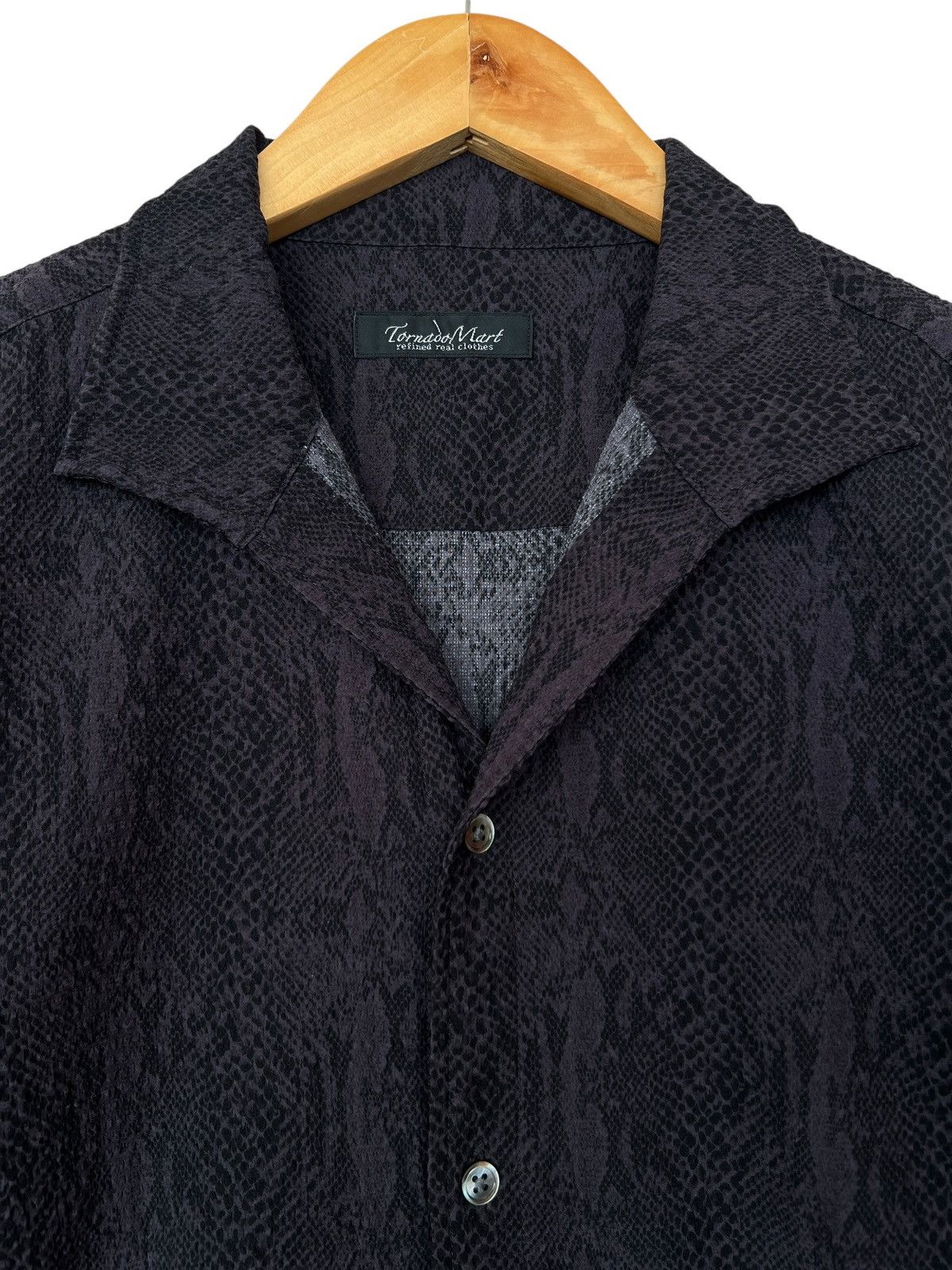 Tornado Mart Tornado Mart Japan Snake Button Up Black Light Brown Shirt Size US M / EU 48-50 / 2 - 3 Thumbnail