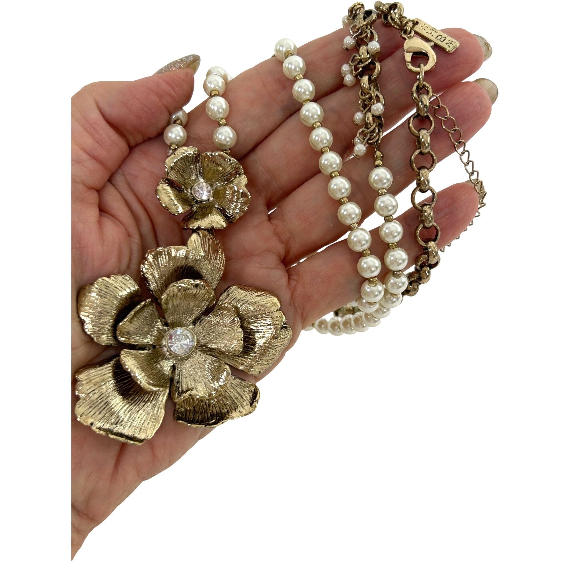 White House Black Market White House Black Market Long Fashion Necklace Flowers Pearl Size ONE SIZE - 1 Thumbnail