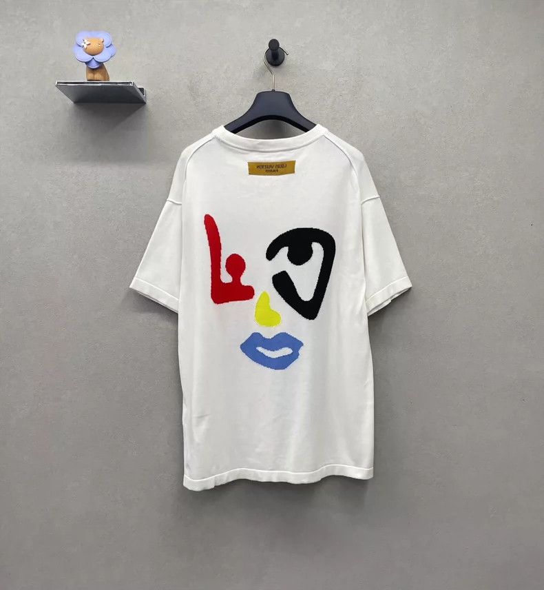 Louis Vuitton Louis Vuitton Geometric face pattern short sleeve round nec Size US M / EU 48-50 / 2 - 2 Thumbnail