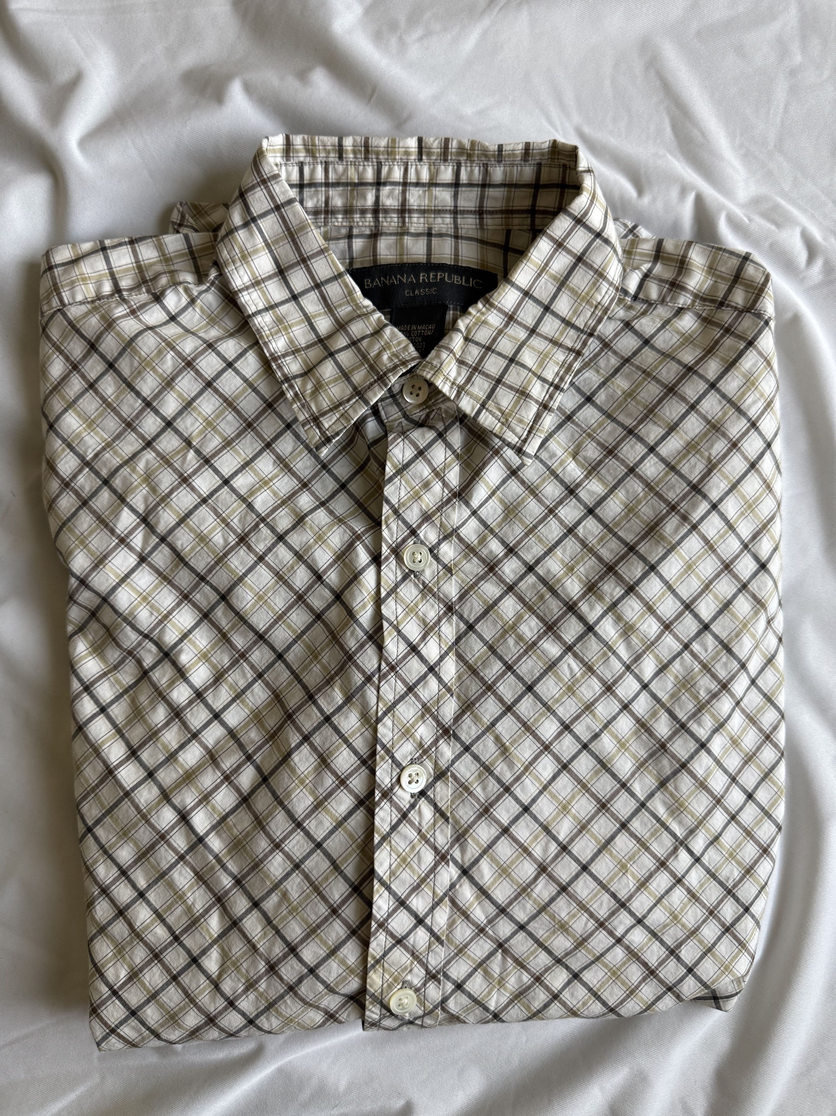 Banana Republic Banana Republic button up shirt medium classic fit $89.50 Size US M / EU 48-50 / 2 - 3 Thumbnail