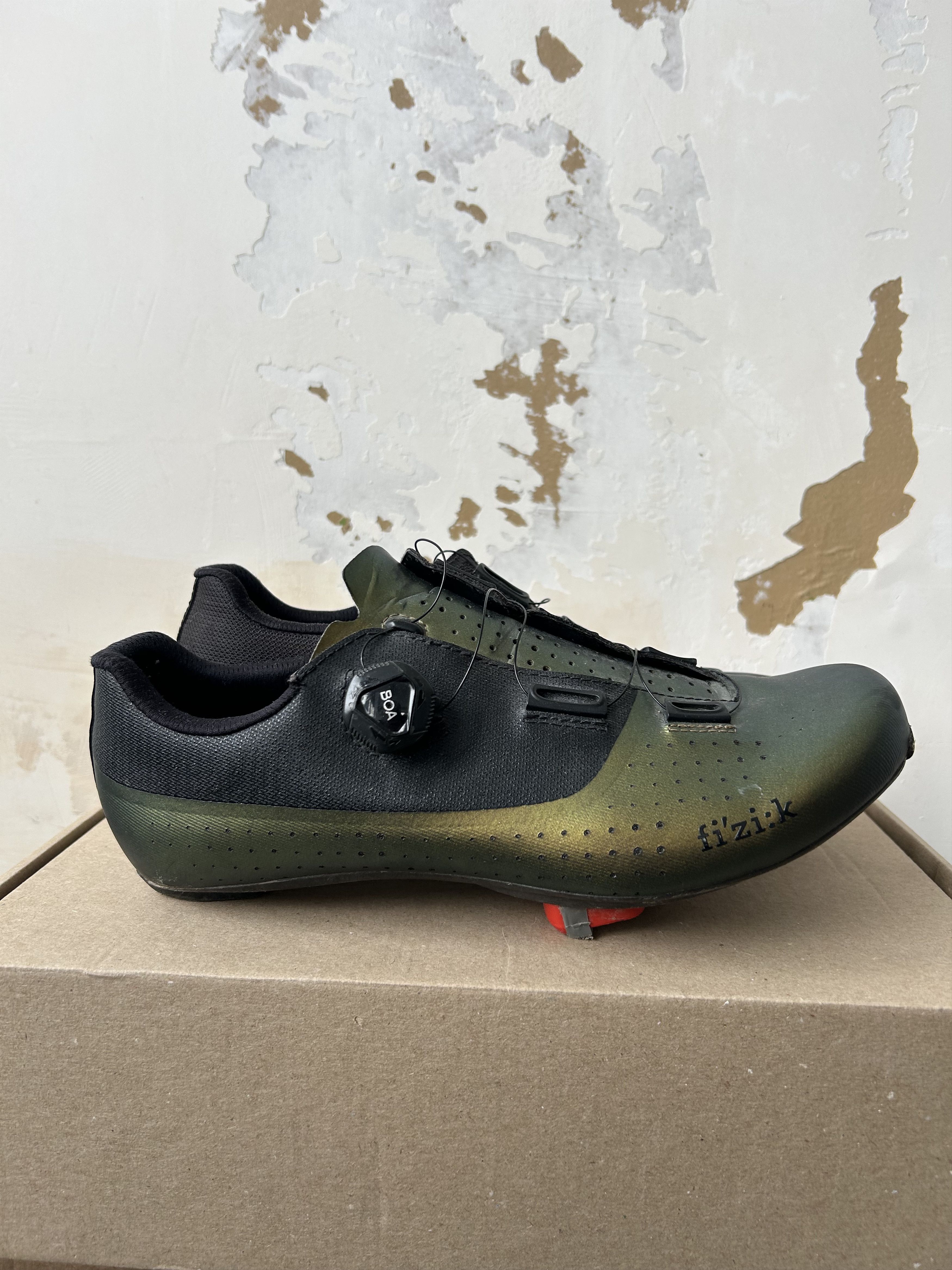 Pas Normal Studios Fizik Tempo 43EU Cycling Shoes Size US 10 / EU 43 - 1 Thumbnail