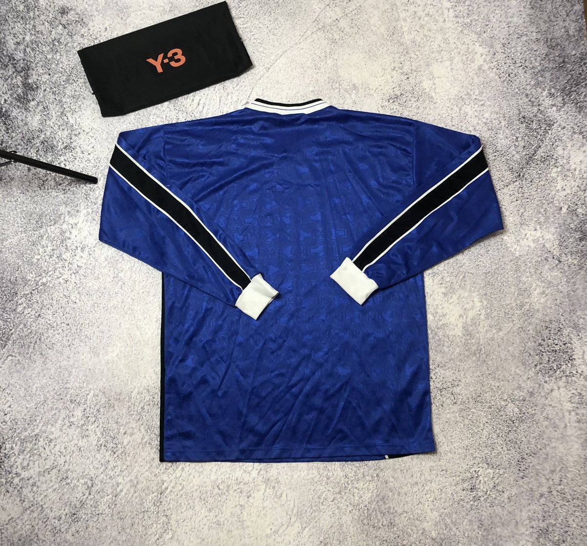 Vintage Men’s football long sleeve uhisport size Xl Size US XL / EU 56 / 4 - 6 Thumbnail