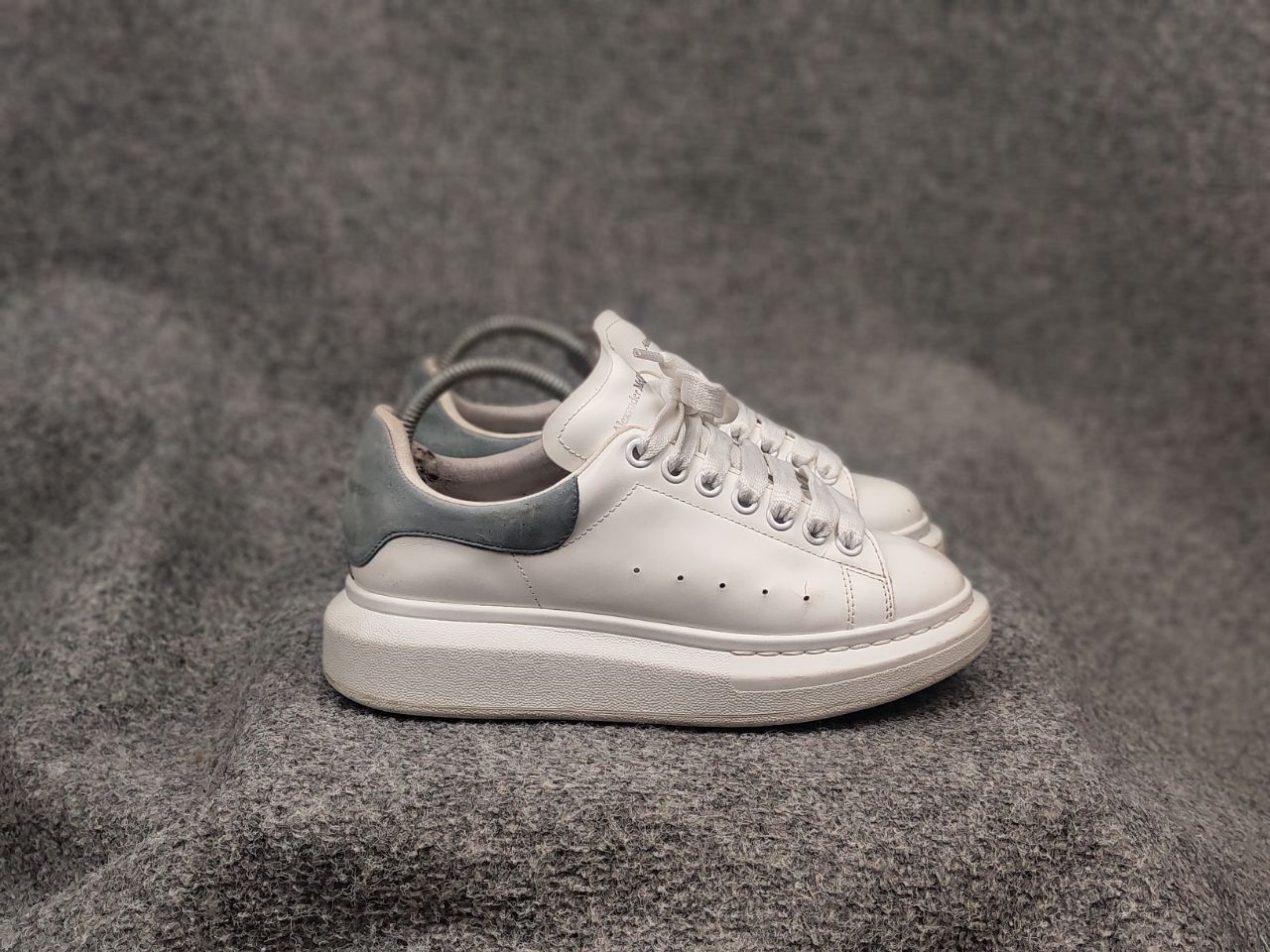 Alexander McQueen Alexander McQueen Oversized Leather Sneaker WhitePowder Blue Size US 8 / IT 38 - 1 Thumbnail