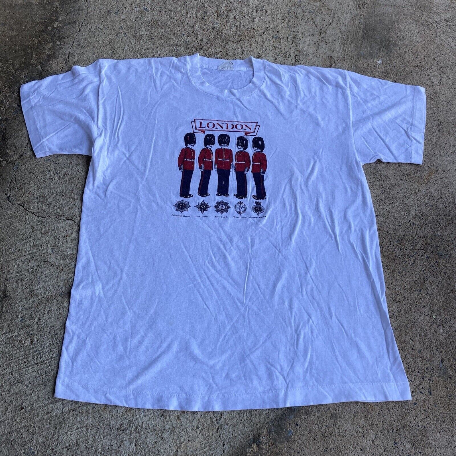 Vintage Vintage 90’s London Royal Guard Single Stitch White Shirt Size US L / EU 52-54 / 3 - 2 Thumbnail