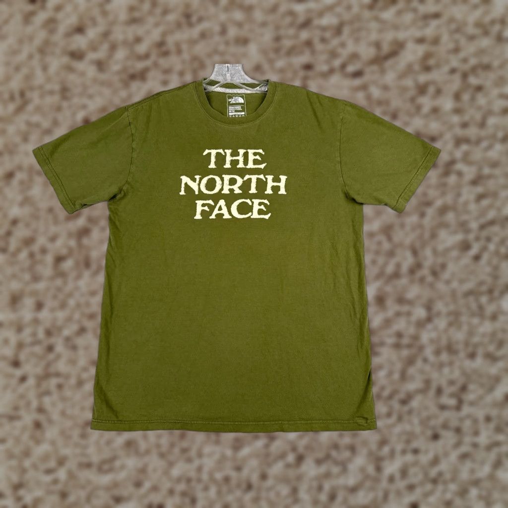 The North Face VINTAGE The North Face Shirt Men Medium Green Cotton Crew Neck Classic Fit Short Sleeve Size US M / EU 48-50 / 2 - 1 Thumbnail
