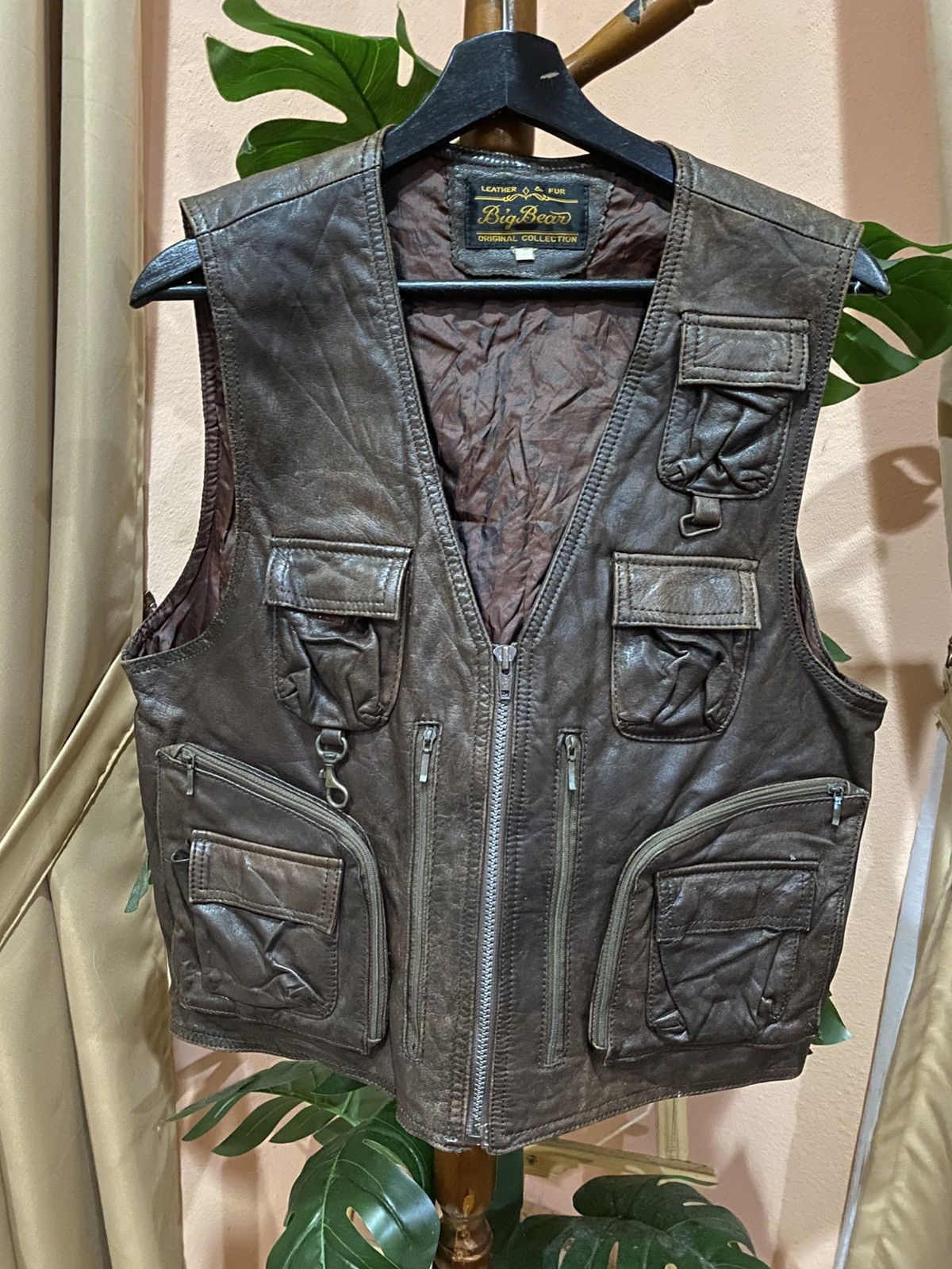 Other Vintage Big Bear Leather Utility Vest Multi-Pocket Zip Front Size US M / EU 48-50 / 2 - 1 Thumbnail