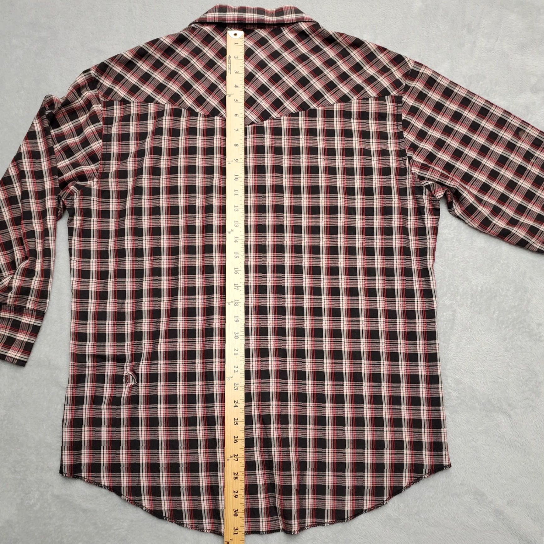 Wrangler VINTAGE Wrangler Shirt Mens 16.5 Black Red Plaid Pearl Snap Western Cowboy Shirt Mens 16.5 Red Plaid Snap Western Cowboy Size US XL / EU 56 / 4 - 7 Thumbnail
