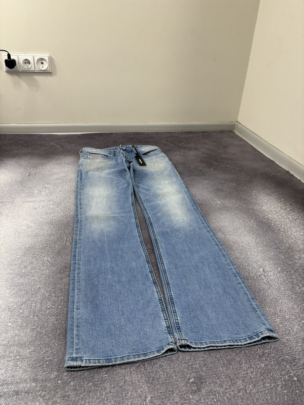 Diesel Diesel Zatiny Regular Bootcut NWT Men’s Blue Denim Jeans Size US 28 / EU 44 - 3 Thumbnail