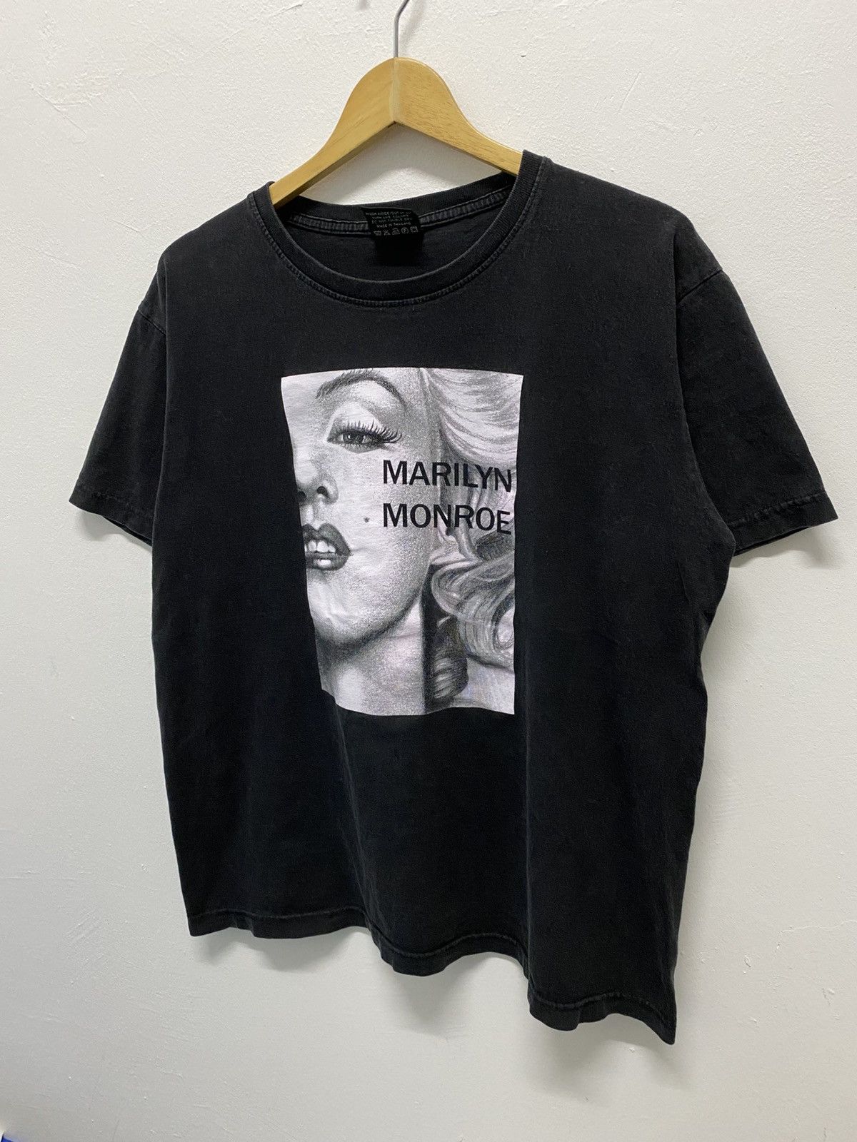 Vintage Marylyn Monroe faded vintage tee Size US L / EU 52-54 / 3 - 1 Thumbnail