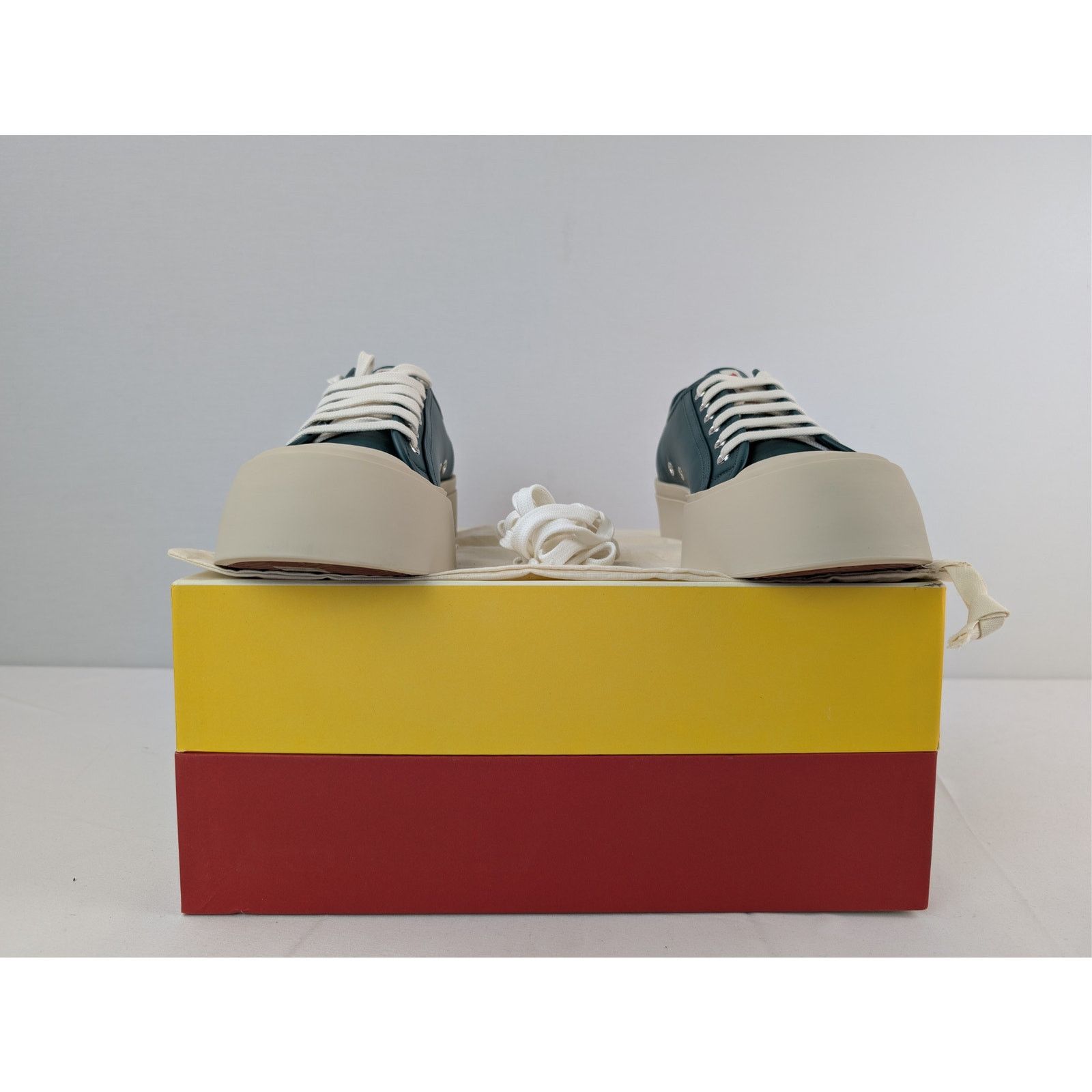 Marni o1rshd1 Pablo low-top sneakers in green and beige Size US 9 / EU 42 - 18 Thumbnail