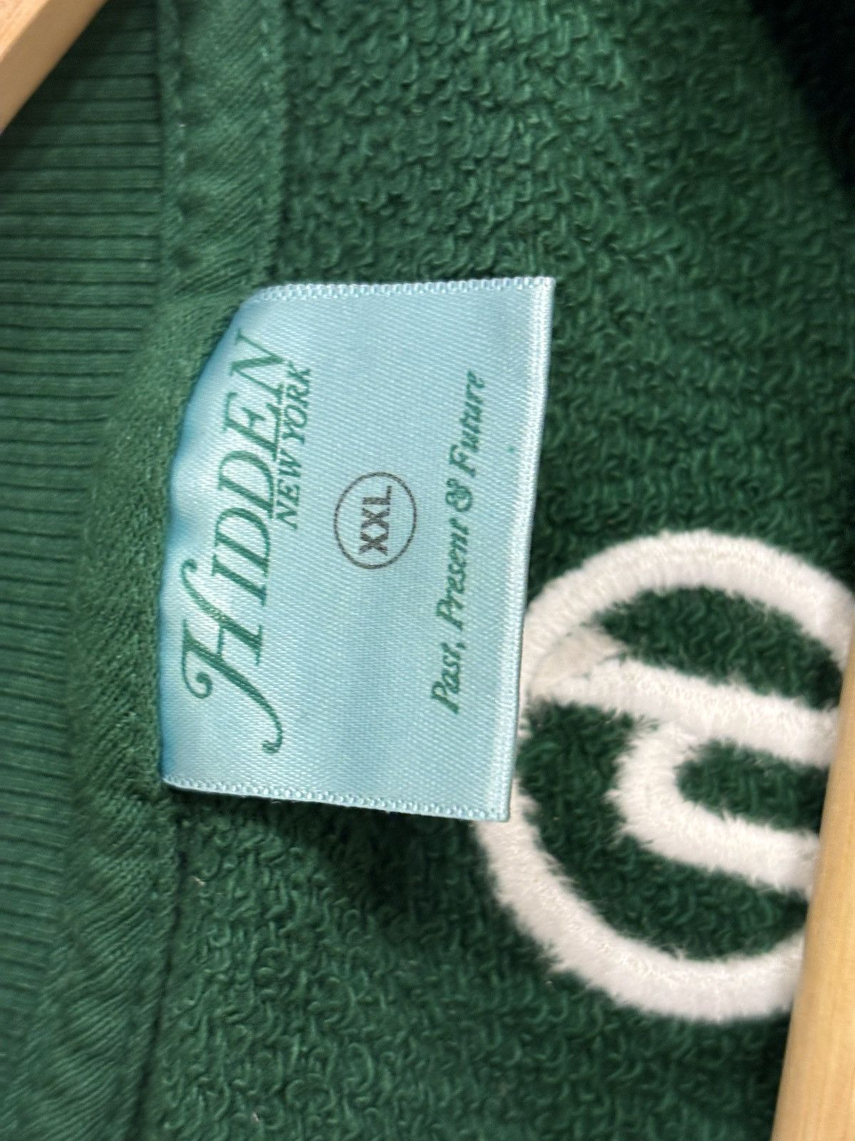 HIDDEN Hidden NY Coffee Shop Pop Up Crewneck Size US XXL / EU 58 / 5 - 3 Thumbnail