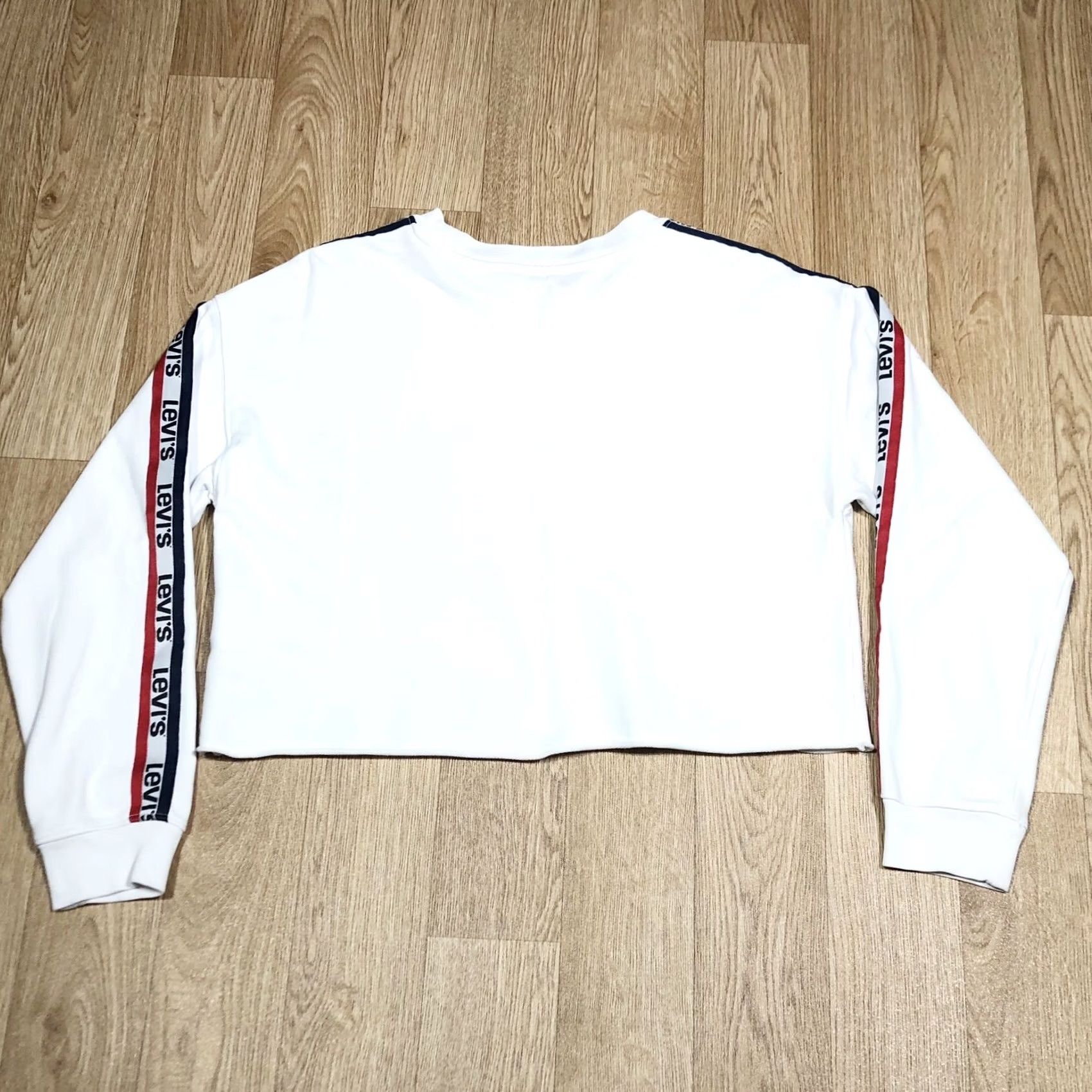 Levi's Levi’S White Crop Sweatshirt - Size Small Womens Long Sleeve Pullover Round Neck - Vintage Condition Size S / US 4 / IT 40 - 2 Thumbnail