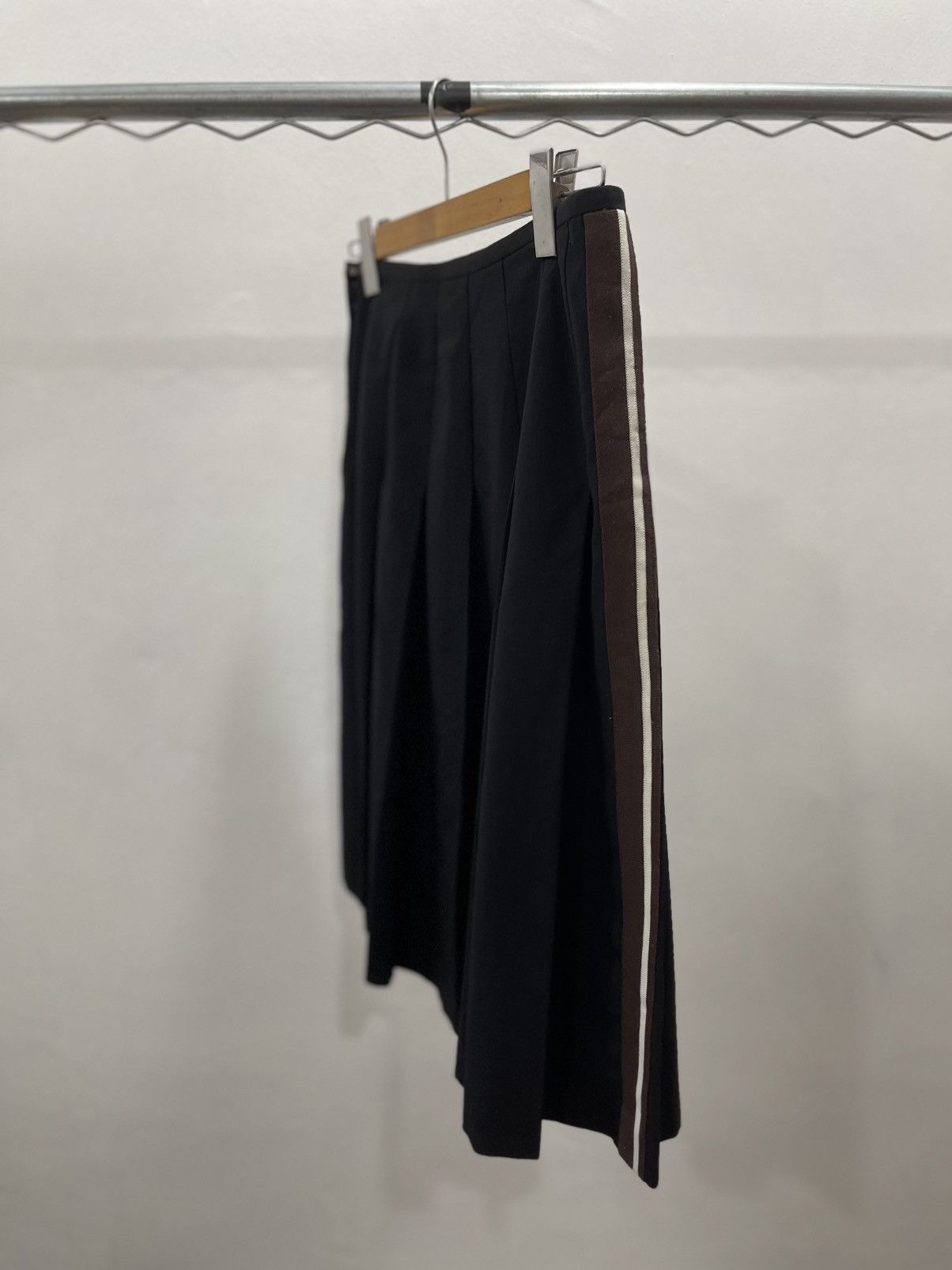 Comme des Garcons Robe de Chambre Comme des Garcons Black Wool Pleated Skrit Size 28" / US 6 / IT 42 - 4 Thumbnail