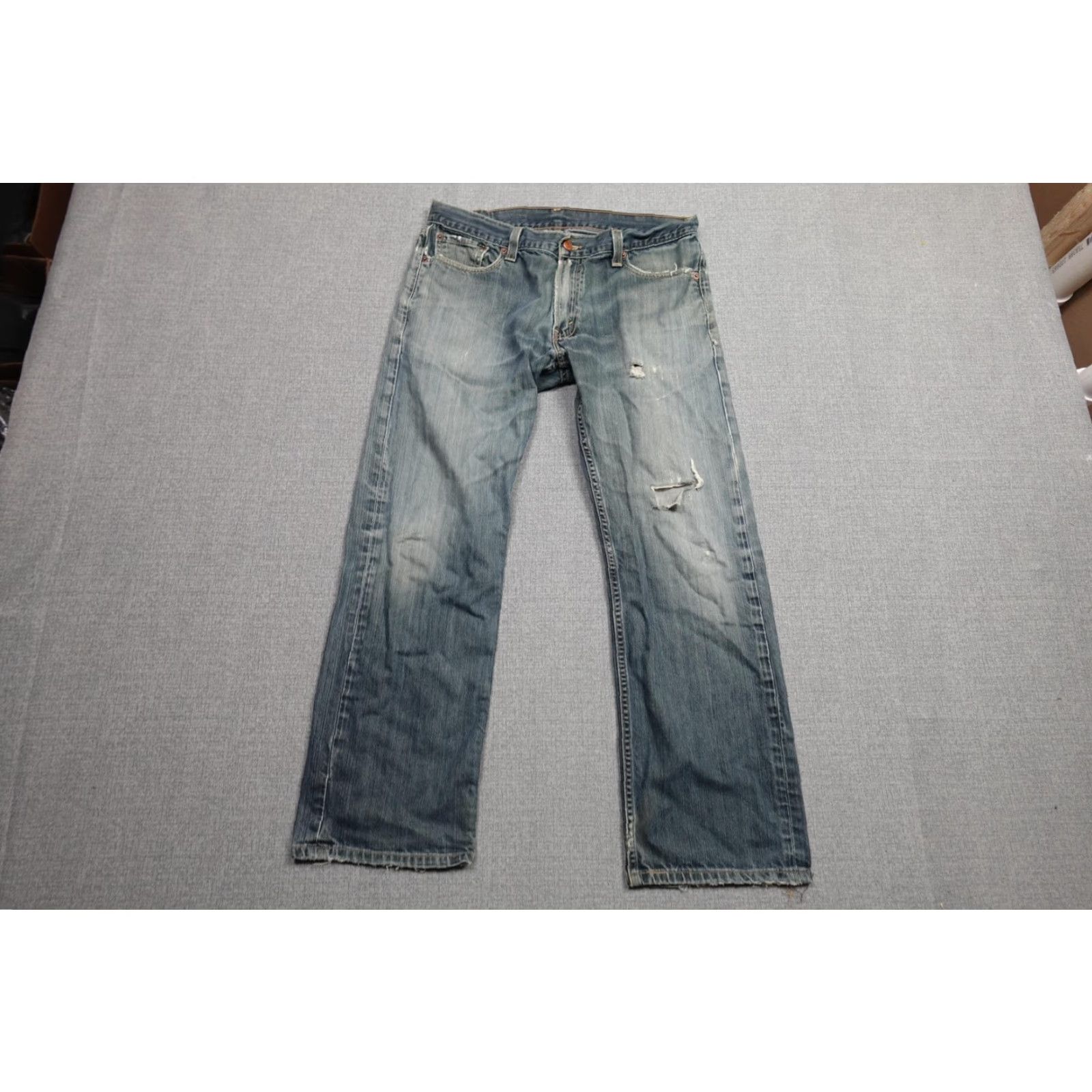 Levi's Levi's Jeans Mens 34x30 Blue Distressed Straight Leg Denim Red Tab 5-Pocket Zipper Zip Fly Mid Rise Regular Fit Boys/Adults? Size US 34 / EU 50 - 3 Thumbnail