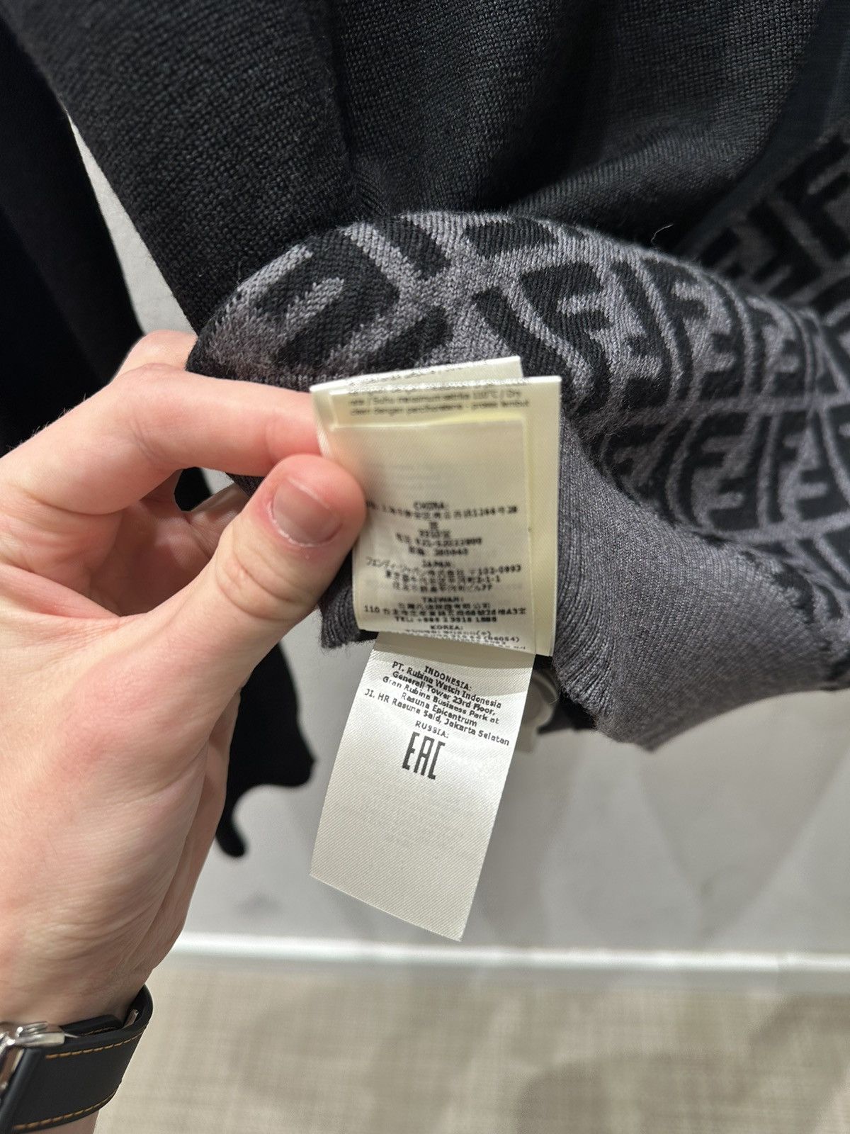Fendi Fendi Sweater (Black/Grey) Size US L / EU 52-54 / 3 - 9 Thumbnail